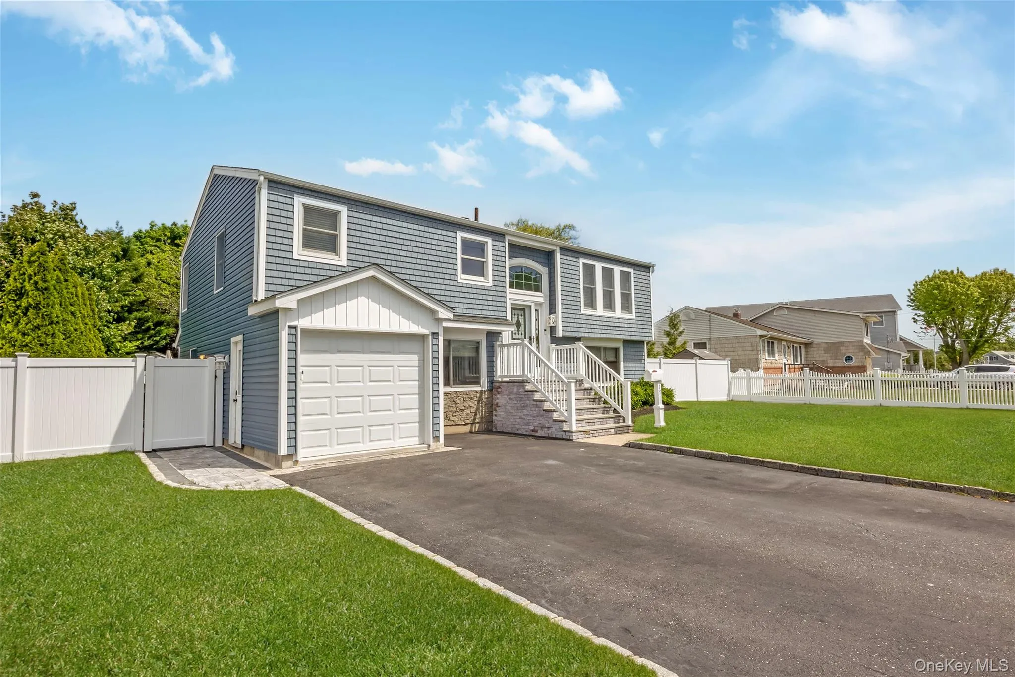 17 Lewis Circle, Babylon, NY, 4 Bedrooms Bedrooms, 7 Rooms Rooms,3 BathroomsBathrooms,Residential,For Rent,Lewis,0,1008733 17 Lewis Circle, Babylon, NY, 4 Bedrooms Bedrooms, 7 Rooms Rooms,3 BathroomsBathrooms,Residential,For Rent,Lewis,0,1008733