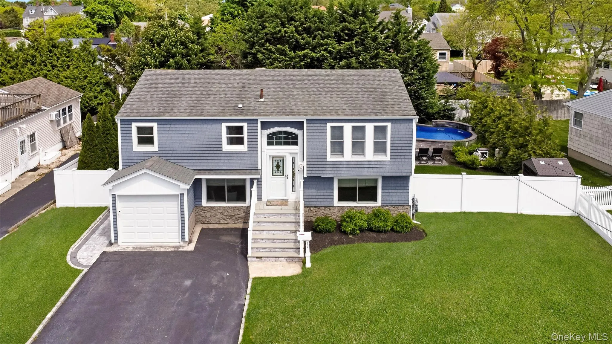 17 Lewis Circle, Babylon, NY, 4 Bedrooms Bedrooms, 7 Rooms Rooms,3 BathroomsBathrooms,Residential,For Rent,Lewis,0,1008733 17 Lewis Circle, Babylon, NY, 4 Bedrooms Bedrooms, 7 Rooms Rooms,3 BathroomsBathrooms,Residential,For Rent,Lewis,0,1008733