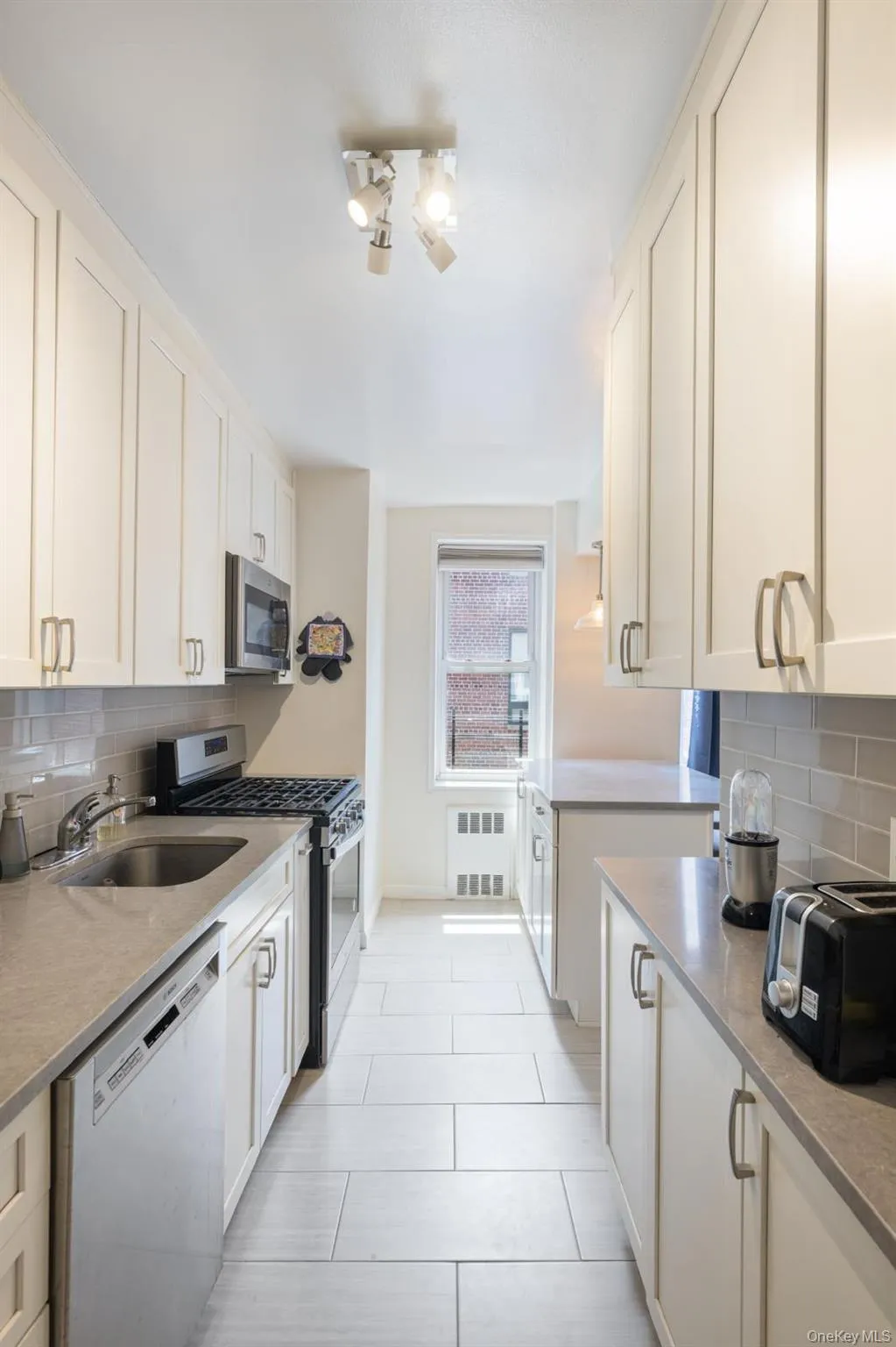 35-50 75th Street, New York, NY, 1 Bedroom Bedrooms, 4 Rooms Rooms,1 BathroomBathrooms,Residential,For Rent,75th,0,1008736 35-50 75th Street, New York, NY, 1 Bedroom Bedrooms, 4 Rooms Rooms,1 BathroomBathrooms,Residential,For Rent,75th,0,1008736
