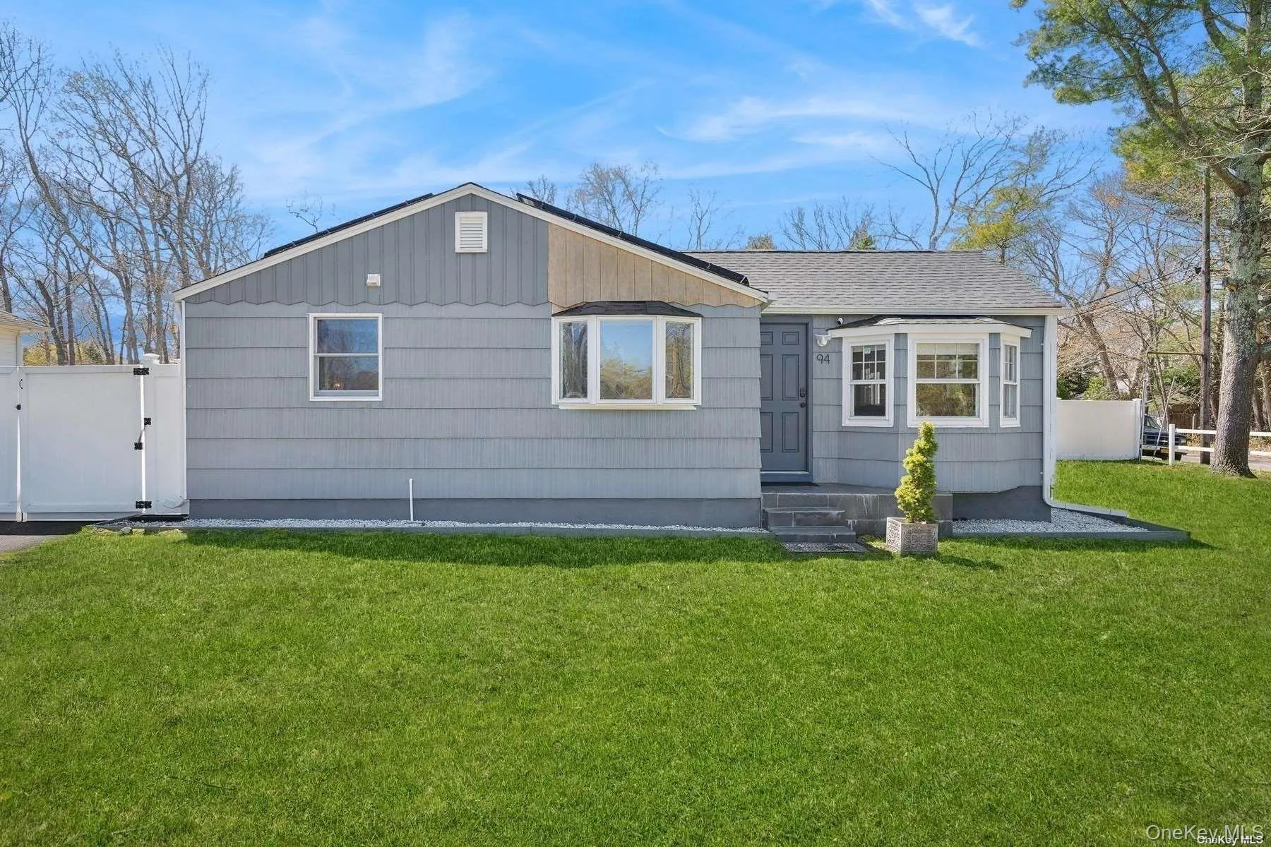 94 Bay Avenue, Southampton, NY, 2 Bedrooms Bedrooms, 6 Rooms Rooms,2 BathroomsBathrooms,Residential,For Rent,Bay,0,1008738 94 Bay Avenue, Southampton, NY, 2 Bedrooms Bedrooms, 6 Rooms Rooms,2 BathroomsBathrooms,Residential,For Rent,Bay,0,1008738