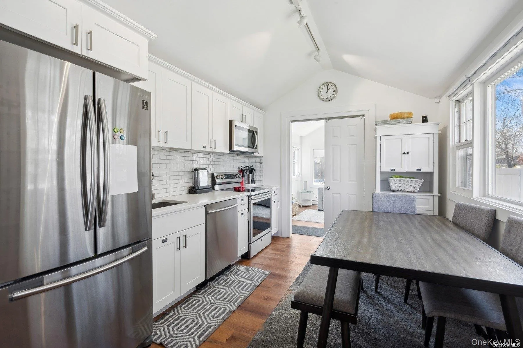 94 Bay Avenue, Southampton, NY, 2 Bedrooms Bedrooms, 6 Rooms Rooms,2 BathroomsBathrooms,Residential,For Rent,Bay,0,1008738 94 Bay Avenue, Southampton, NY, 2 Bedrooms Bedrooms, 6 Rooms Rooms,2 BathroomsBathrooms,Residential,For Rent,Bay,0,1008738