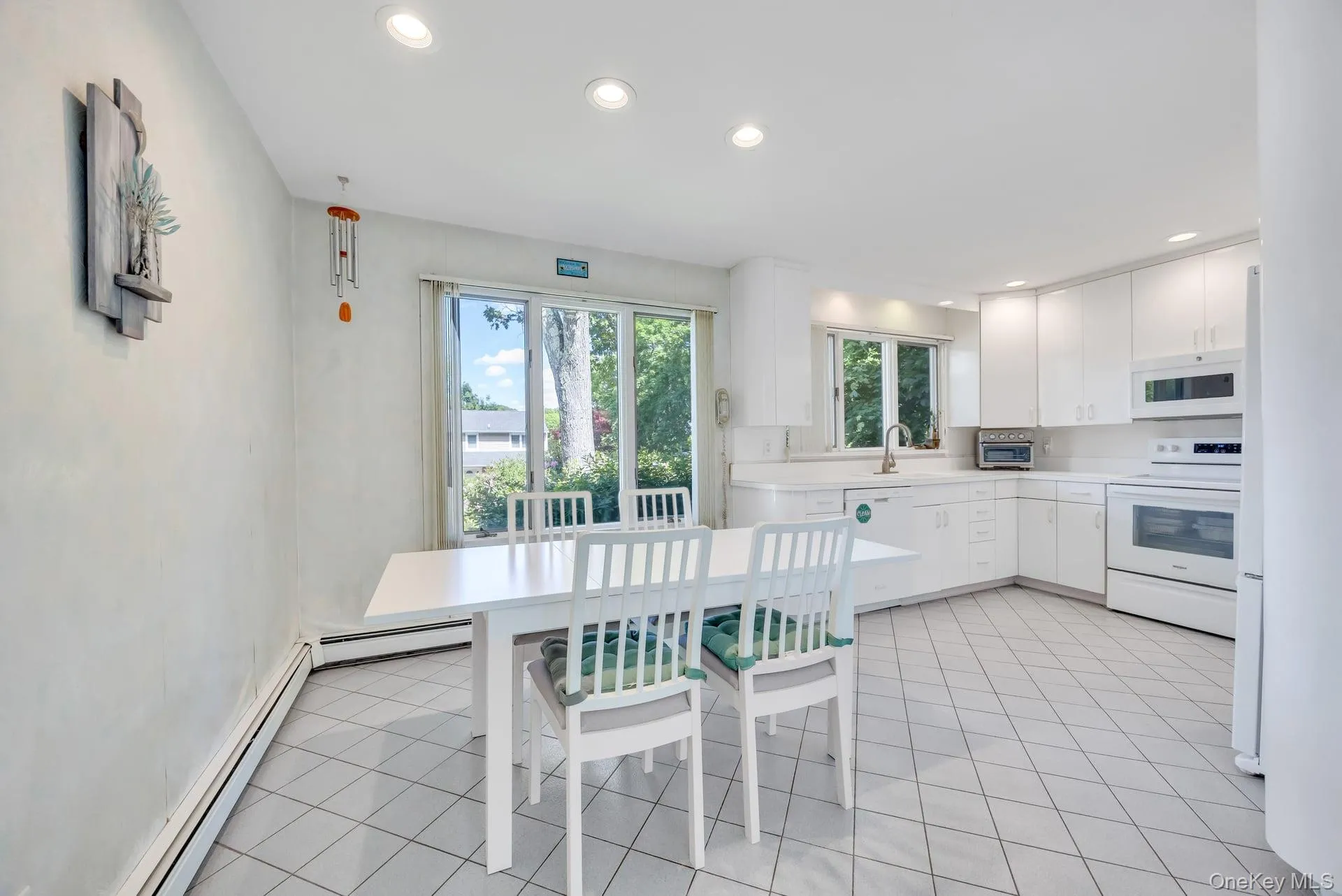 9 Quincy Lane, Smithtown, NY, 4 Bedrooms Bedrooms, 7 Rooms Rooms,2 BathroomsBathrooms,Residential,For Rent,Quincy,0,1008767 9 Quincy Lane, Smithtown, NY, 4 Bedrooms Bedrooms, 7 Rooms Rooms,2 BathroomsBathrooms,Residential,For Rent,Quincy,0,1008767