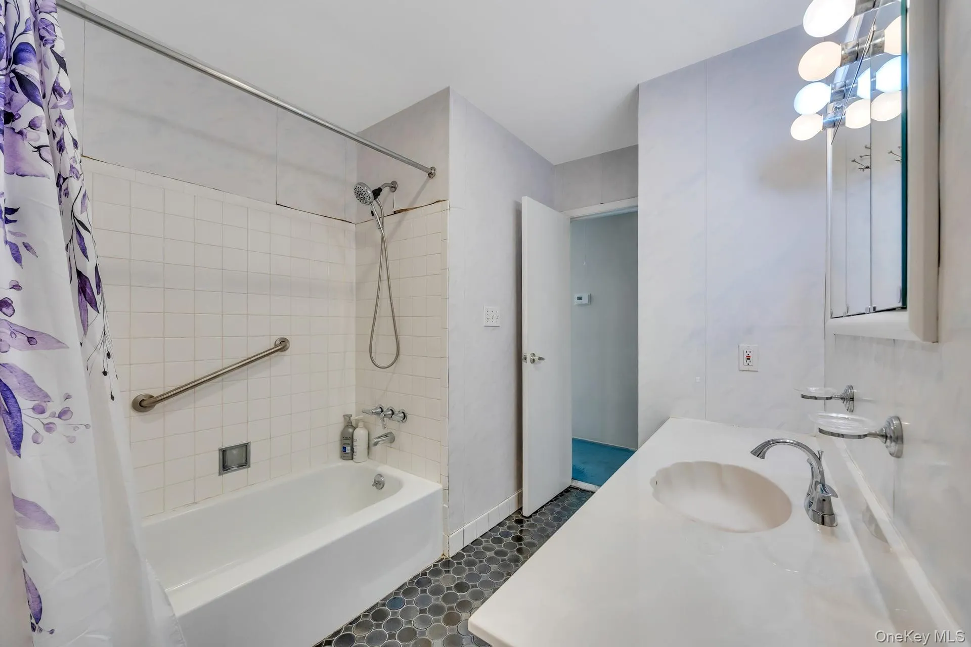 9 Quincy Lane, Smithtown, NY, 4 Bedrooms Bedrooms, 7 Rooms Rooms,2 BathroomsBathrooms,Residential,For Rent,Quincy,0,1008767 9 Quincy Lane, Smithtown, NY, 4 Bedrooms Bedrooms, 7 Rooms Rooms,2 BathroomsBathrooms,Residential,For Rent,Quincy,0,1008767