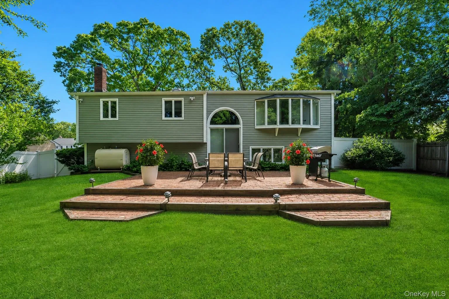 9 Quincy Lane, Smithtown, NY, 4 Bedrooms Bedrooms, 7 Rooms Rooms,2 BathroomsBathrooms,Residential,For Rent,Quincy,0,1008767 9 Quincy Lane, Smithtown, NY, 4 Bedrooms Bedrooms, 7 Rooms Rooms,2 BathroomsBathrooms,Residential,For Rent,Quincy,0,1008767