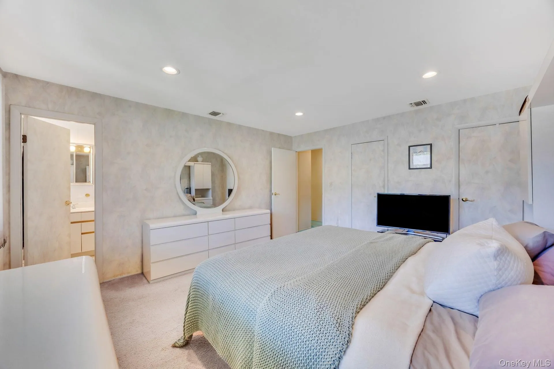 9 Quincy Lane, Smithtown, NY, 4 Bedrooms Bedrooms, 7 Rooms Rooms,2 BathroomsBathrooms,Residential,For Rent,Quincy,0,1008767 9 Quincy Lane, Smithtown, NY, 4 Bedrooms Bedrooms, 7 Rooms Rooms,2 BathroomsBathrooms,Residential,For Rent,Quincy,0,1008767