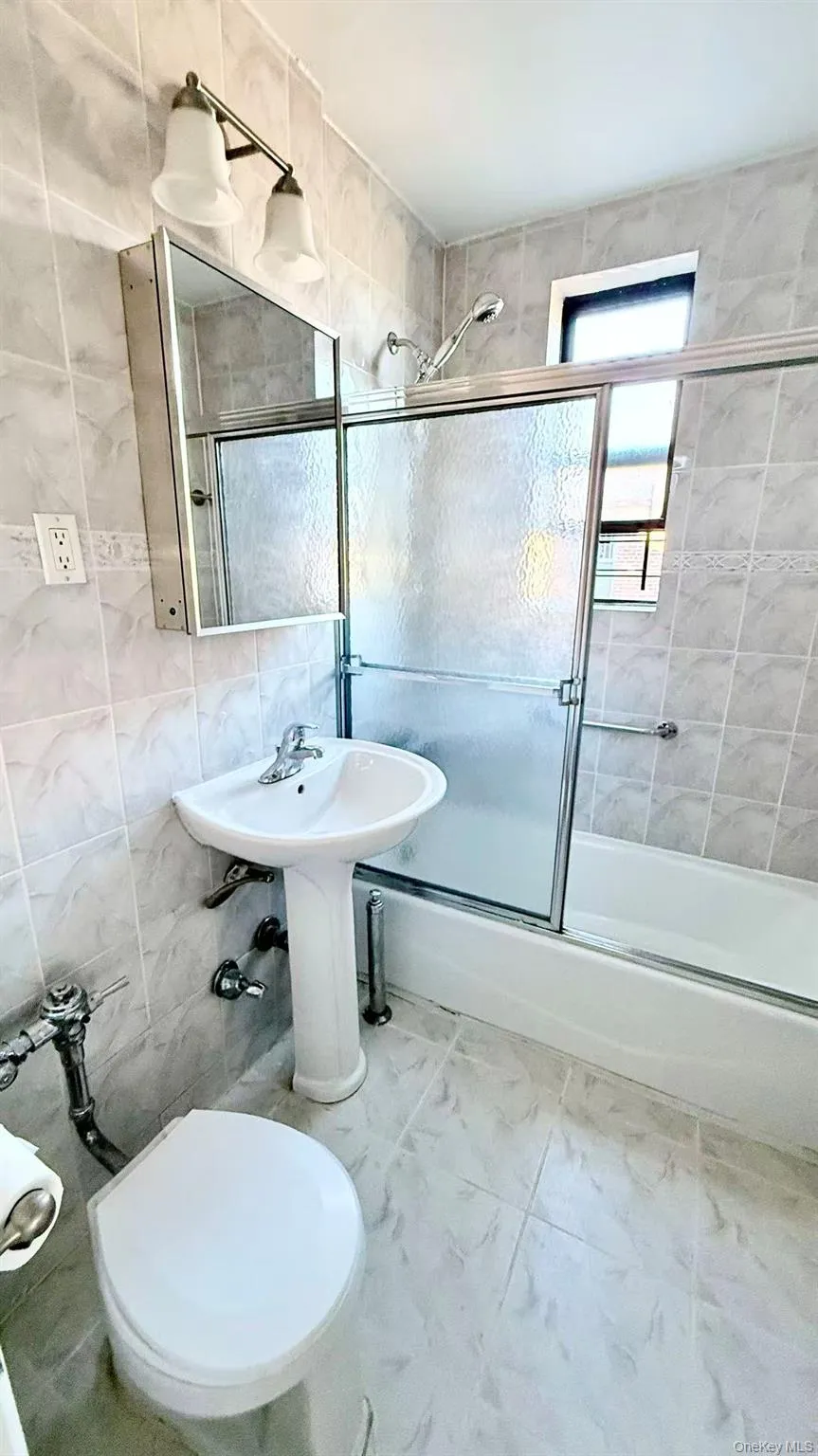 83-60 Vietor Avenue, New York, NY, 2 Bedrooms Bedrooms, 4 Rooms Rooms,1 BathroomBathrooms,Residential Lease,For Rent,Vietor,0,1008771 83-60 Vietor Avenue, New York, NY, 2 Bedrooms Bedrooms, 4 Rooms Rooms,1 BathroomBathrooms,Residential Lease,For Rent,Vietor,0,1008771