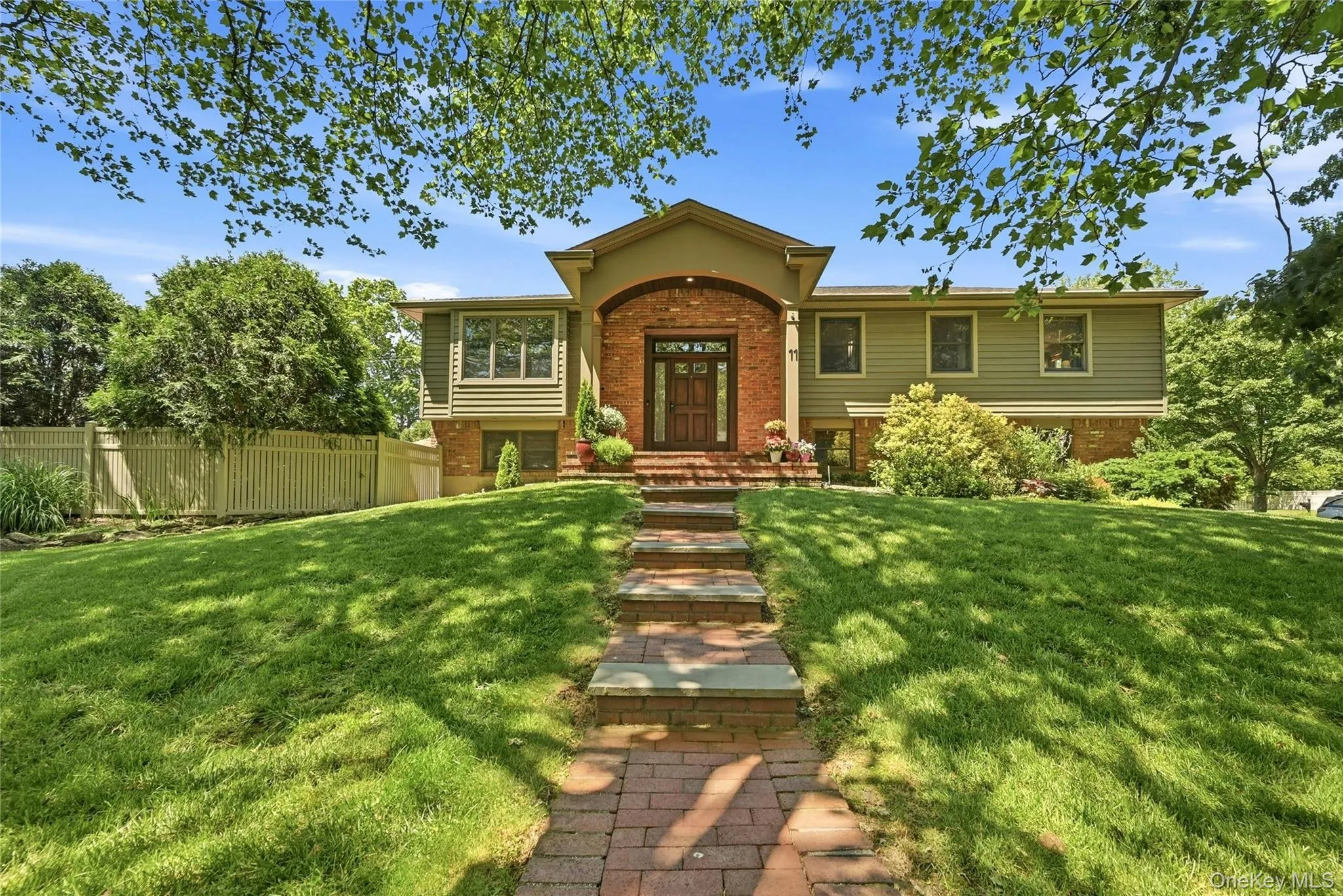 Totally Updated & Move-in Ready Totally Updated & Move-in Ready