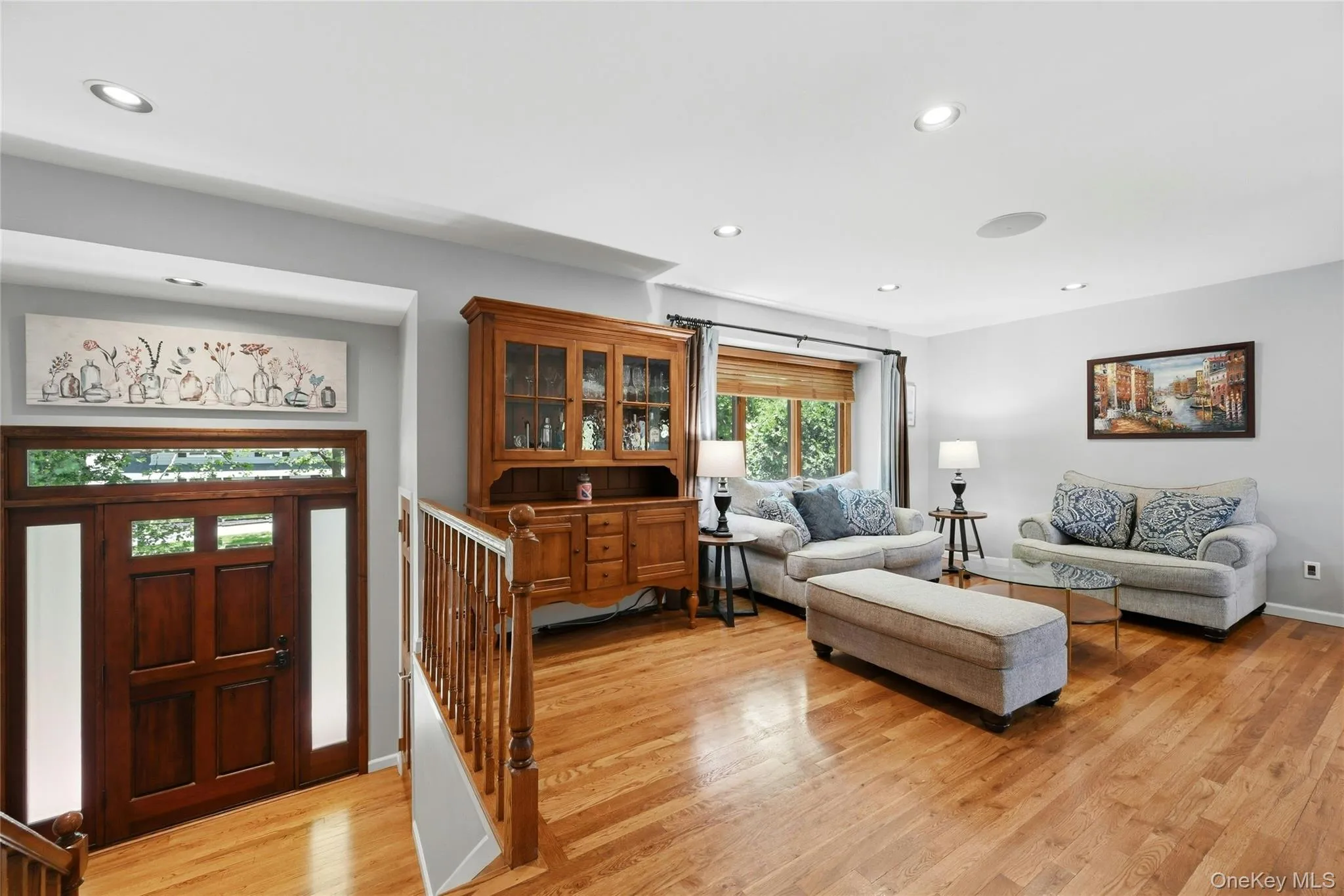 Spacious Foyer With Coat Closet Spacious Foyer With Coat Closet