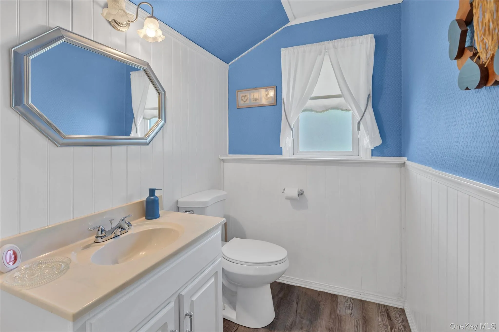 107 1st Avenue, Smithtown, NY, 3 Bedrooms Bedrooms, 7 Rooms Rooms,1 BathroomBathrooms,Residential,For Rent,1st,0,1008775 107 1st Avenue, Smithtown, NY, 3 Bedrooms Bedrooms, 7 Rooms Rooms,1 BathroomBathrooms,Residential,For Rent,1st,0,1008775