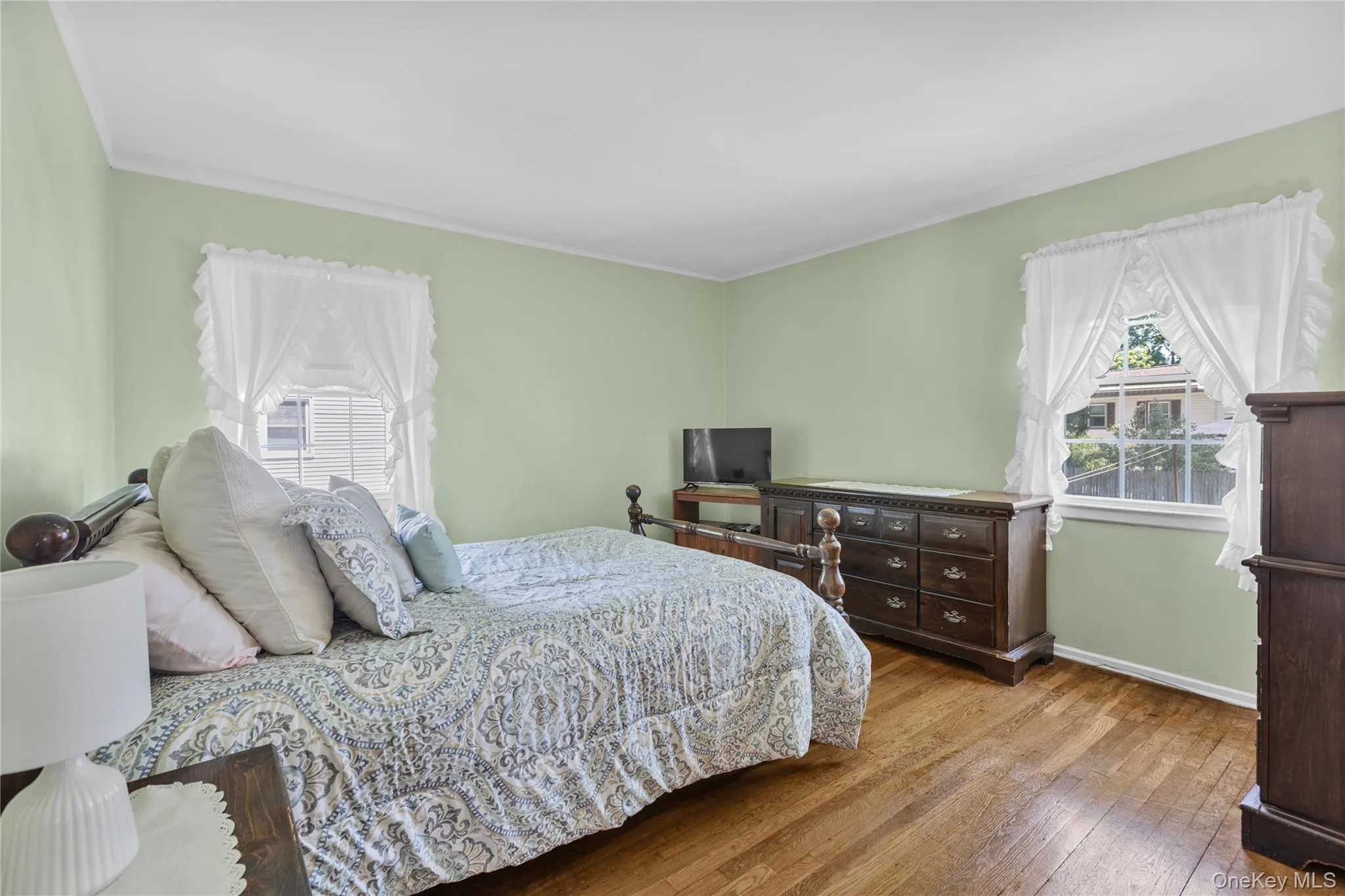 107 1st Avenue, Smithtown, NY, 3 Bedrooms Bedrooms, 7 Rooms Rooms,1 BathroomBathrooms,Residential,For Rent,1st,0,1008775 107 1st Avenue, Smithtown, NY, 3 Bedrooms Bedrooms, 7 Rooms Rooms,1 BathroomBathrooms,Residential,For Rent,1st,0,1008775