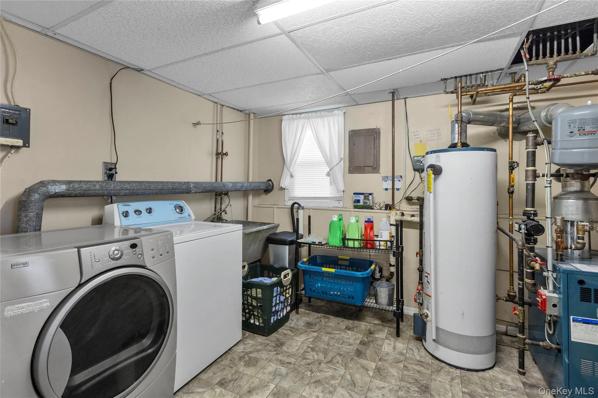 107 1st Avenue, Smithtown, NY, 3 Bedrooms Bedrooms, 7 Rooms Rooms,1 BathroomBathrooms,Residential,For Rent,1st,0,1008775 107 1st Avenue, Smithtown, NY, 3 Bedrooms Bedrooms, 7 Rooms Rooms,1 BathroomBathrooms,Residential,For Rent,1st,0,1008775