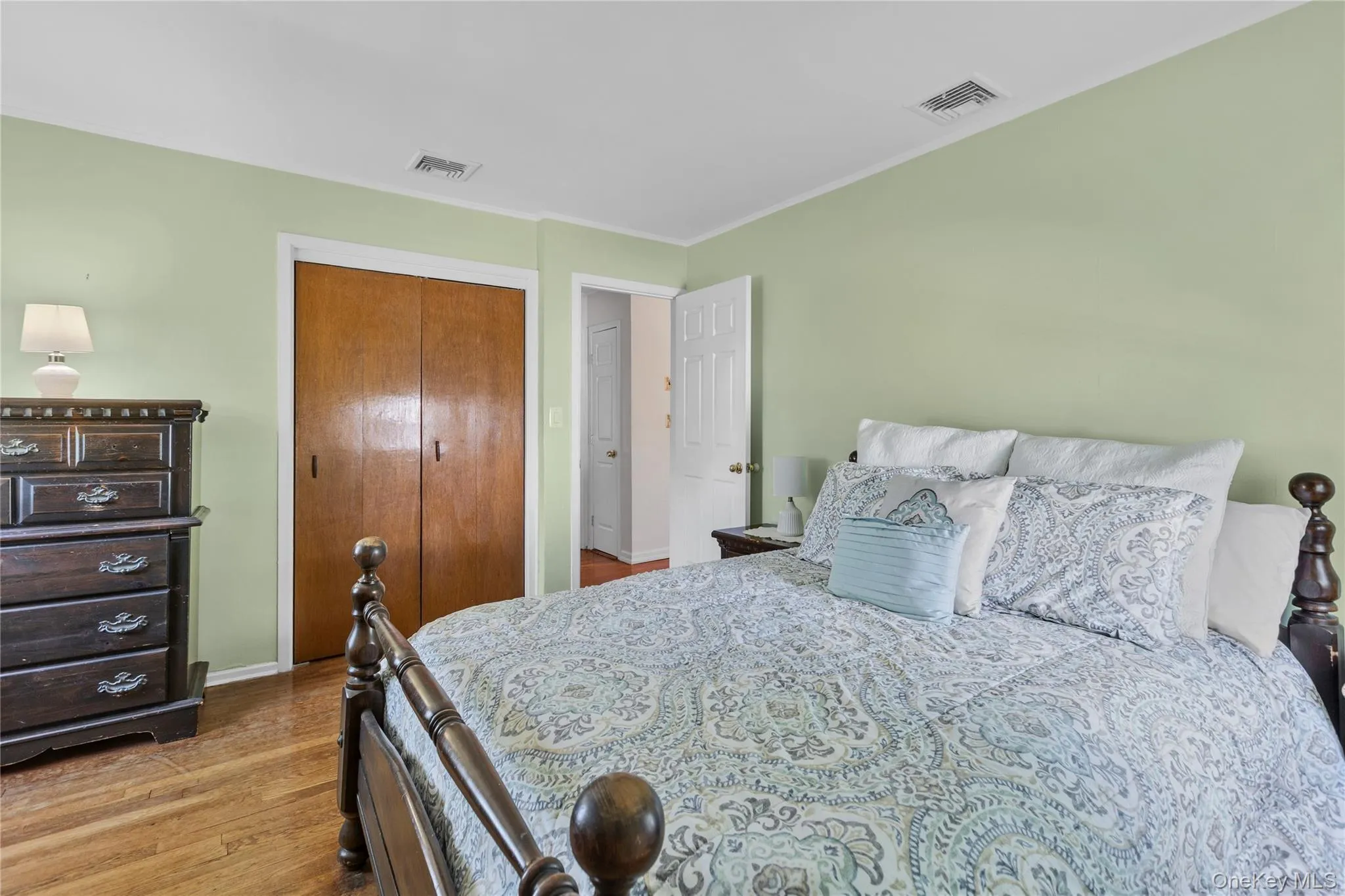107 1st Avenue, Smithtown, NY, 3 Bedrooms Bedrooms, 7 Rooms Rooms,1 BathroomBathrooms,Residential,For Rent,1st,0,1008775 107 1st Avenue, Smithtown, NY, 3 Bedrooms Bedrooms, 7 Rooms Rooms,1 BathroomBathrooms,Residential,For Rent,1st,0,1008775