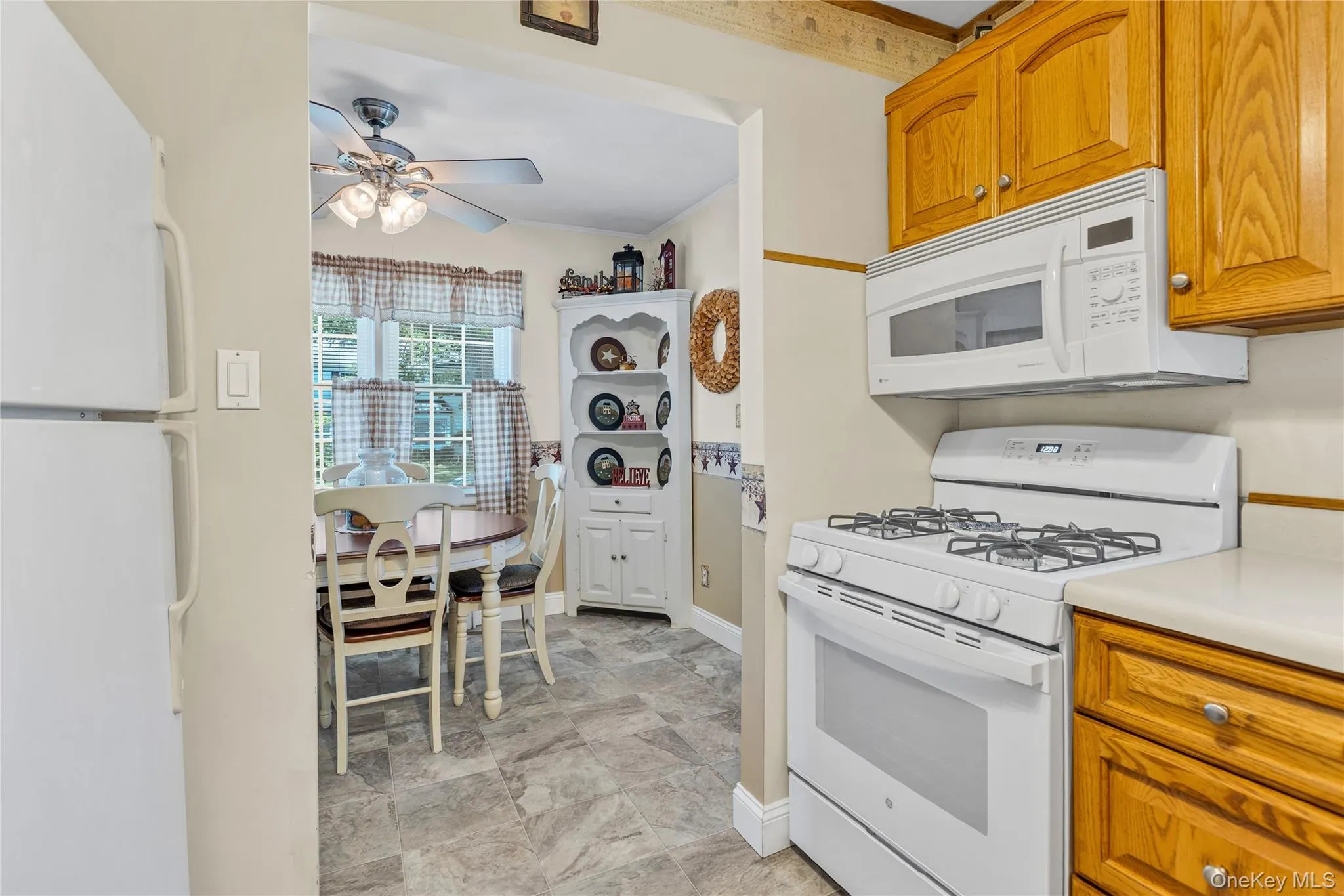 107 1st Avenue, Smithtown, NY, 3 Bedrooms Bedrooms, 7 Rooms Rooms,1 BathroomBathrooms,Residential,For Rent,1st,0,1008775 107 1st Avenue, Smithtown, NY, 3 Bedrooms Bedrooms, 7 Rooms Rooms,1 BathroomBathrooms,Residential,For Rent,1st,0,1008775