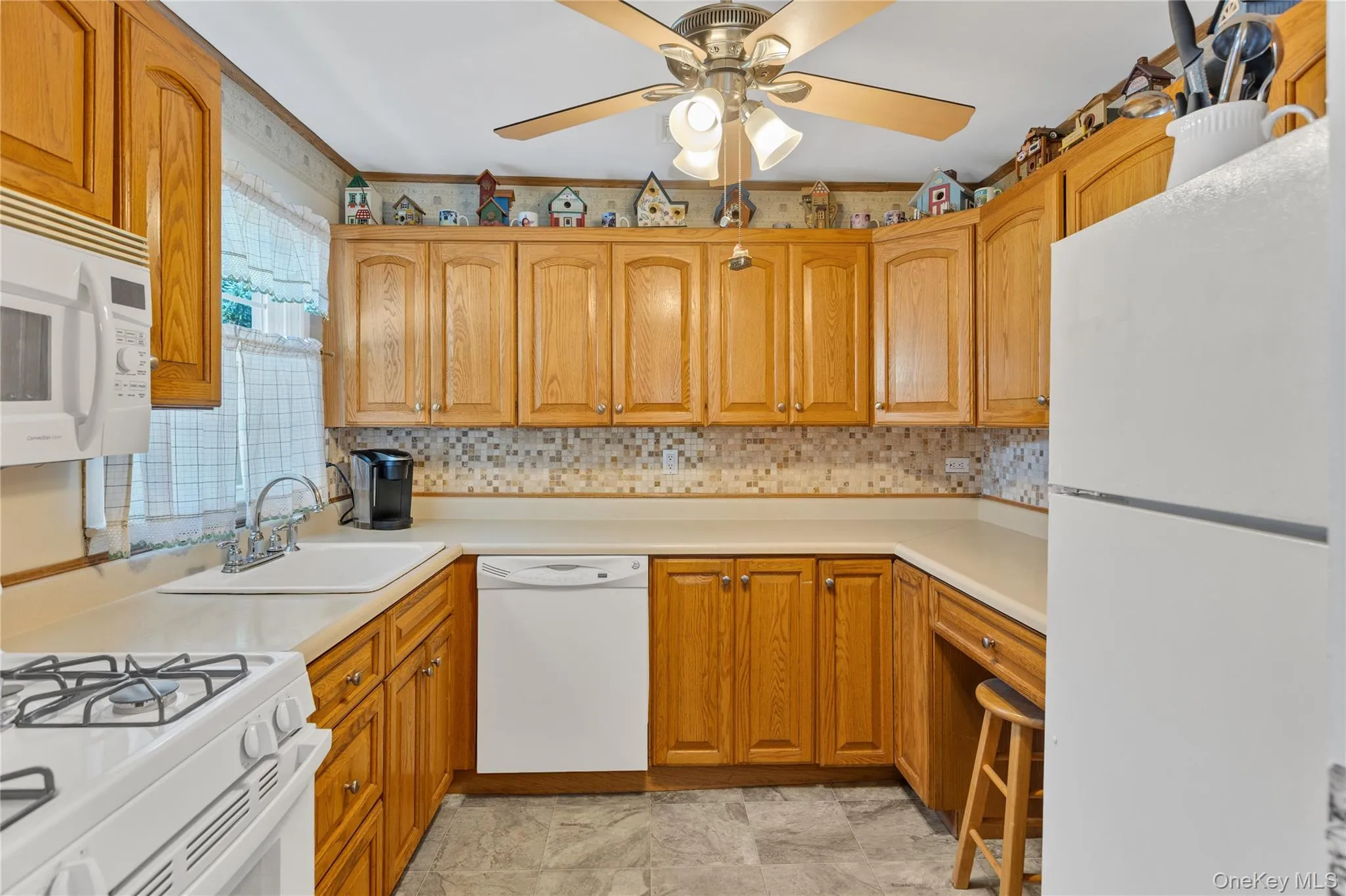 107 1st Avenue, Smithtown, NY, 3 Bedrooms Bedrooms, 7 Rooms Rooms,1 BathroomBathrooms,Residential,For Rent,1st,0,1008775 107 1st Avenue, Smithtown, NY, 3 Bedrooms Bedrooms, 7 Rooms Rooms,1 BathroomBathrooms,Residential,For Rent,1st,0,1008775