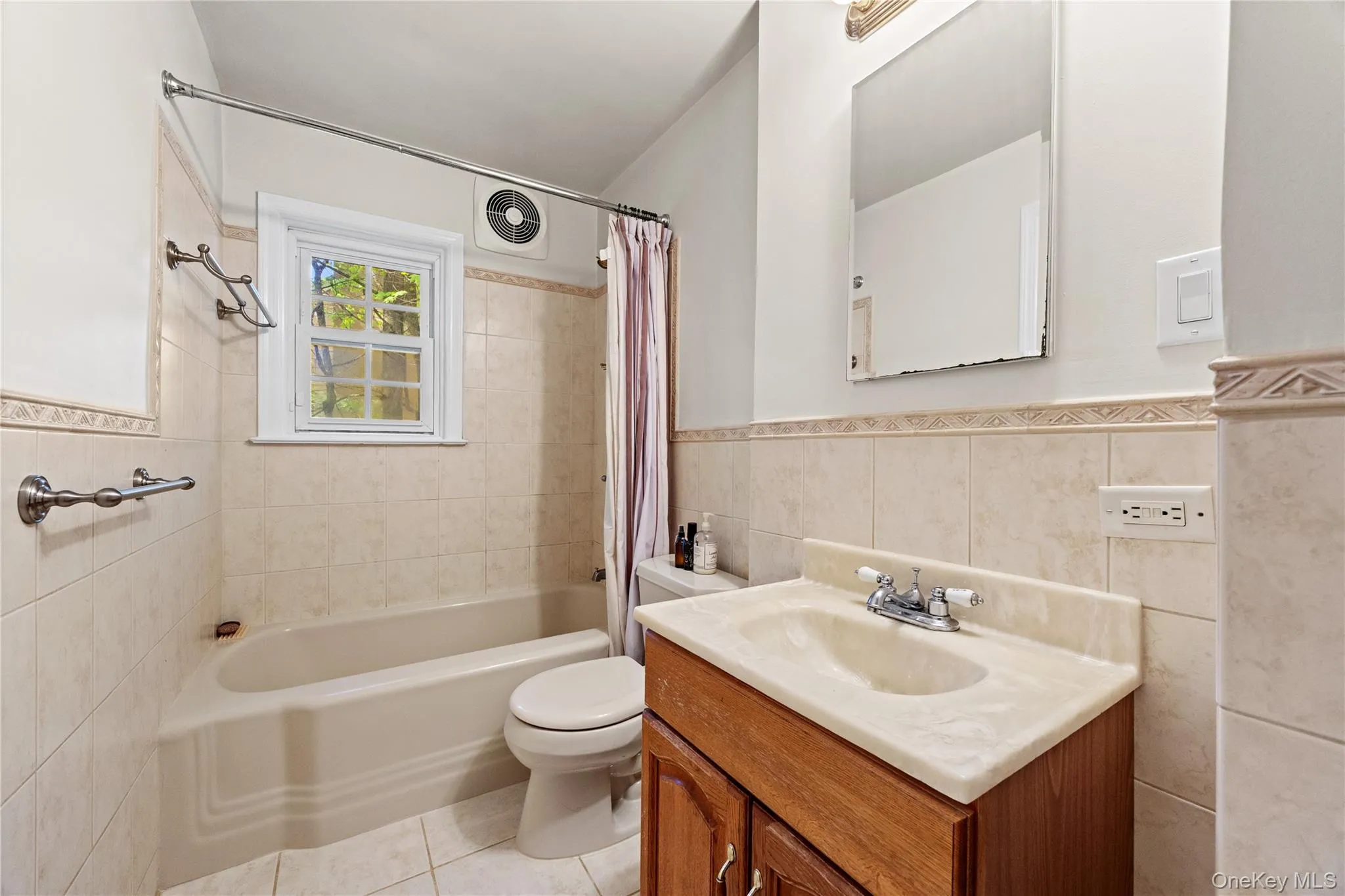 50 Wilmot Road, New Rochelle, NY, 5 Bedrooms Bedrooms, 8 Rooms Rooms,3 BathroomsBathrooms,Residential,For Rent,Wilmot,0,1008778 50 Wilmot Road, New Rochelle, NY, 5 Bedrooms Bedrooms, 8 Rooms Rooms,3 BathroomsBathrooms,Residential,For Rent,Wilmot,0,1008778