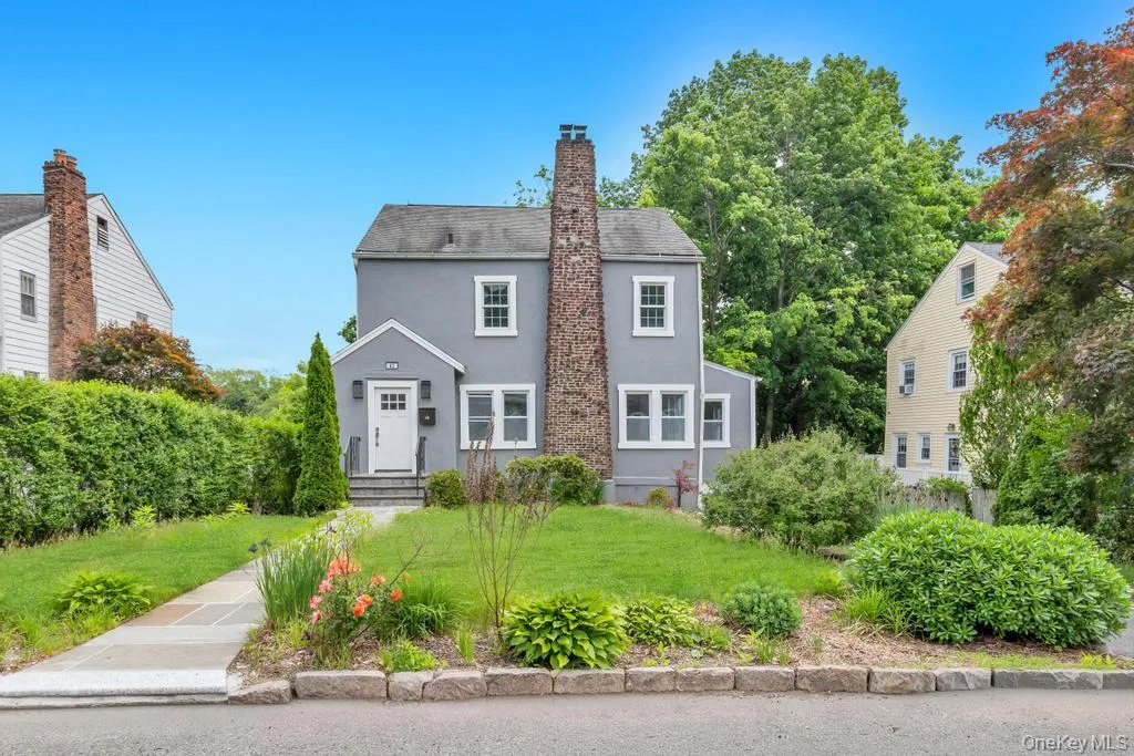 42 Stratford Road, Scarsdale, NY, 3 Bedrooms Bedrooms, 8 Rooms Rooms,2 BathroomsBathrooms,Residential,For Rent,Stratford,0,1008783 42 Stratford Road, Scarsdale, NY, 3 Bedrooms Bedrooms, 8 Rooms Rooms,2 BathroomsBathrooms,Residential,For Rent,Stratford,0,1008783