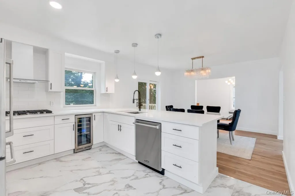 42 Stratford Road, Scarsdale, NY, 3 Bedrooms Bedrooms, 8 Rooms Rooms,2 BathroomsBathrooms,Residential,For Rent,Stratford,0,1008783 42 Stratford Road, Scarsdale, NY, 3 Bedrooms Bedrooms, 8 Rooms Rooms,2 BathroomsBathrooms,Residential,For Rent,Stratford,0,1008783