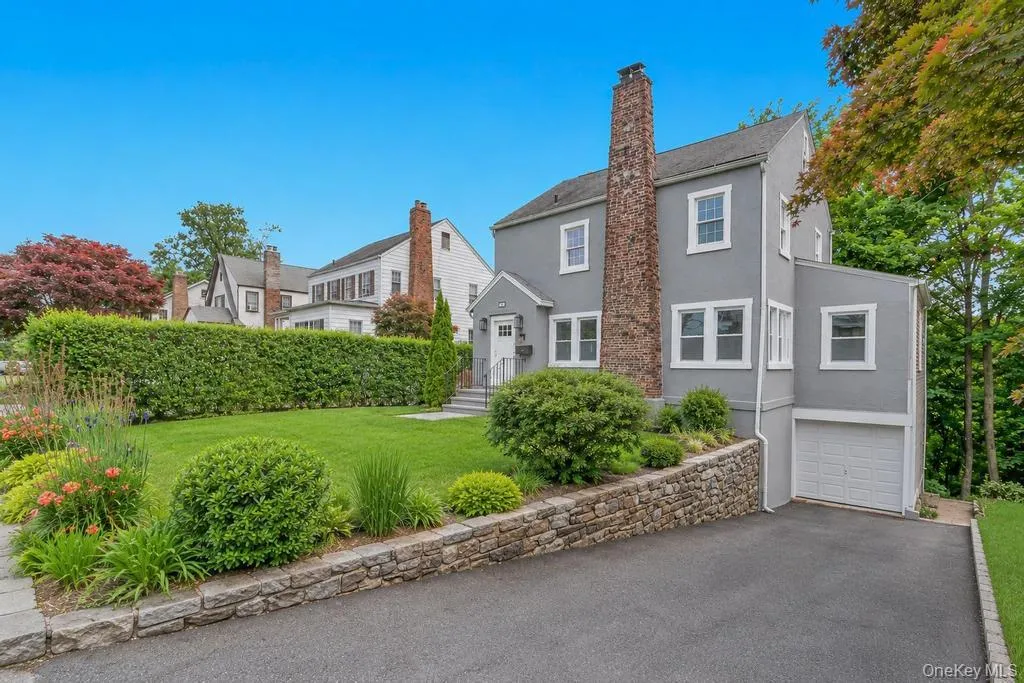 42 Stratford Road, Scarsdale, NY, 3 Bedrooms Bedrooms, 8 Rooms Rooms,2 BathroomsBathrooms,Residential,For Rent,Stratford,0,1008783 42 Stratford Road, Scarsdale, NY, 3 Bedrooms Bedrooms, 8 Rooms Rooms,2 BathroomsBathrooms,Residential,For Rent,Stratford,0,1008783