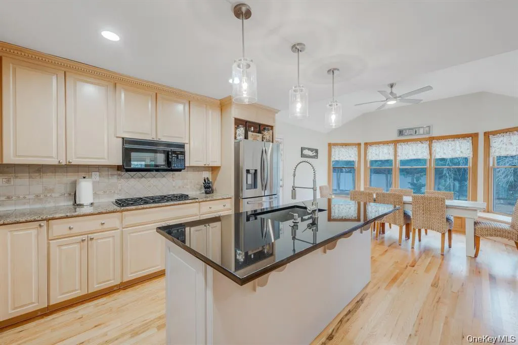 300 Private Road, Southold, NY, 4 Bedrooms Bedrooms, 10 Rooms Rooms,2 BathroomsBathrooms,Residential,For Rent,Private,0,1008786 300 Private Road, Southold, NY, 4 Bedrooms Bedrooms, 10 Rooms Rooms,2 BathroomsBathrooms,Residential,For Rent,Private,0,1008786