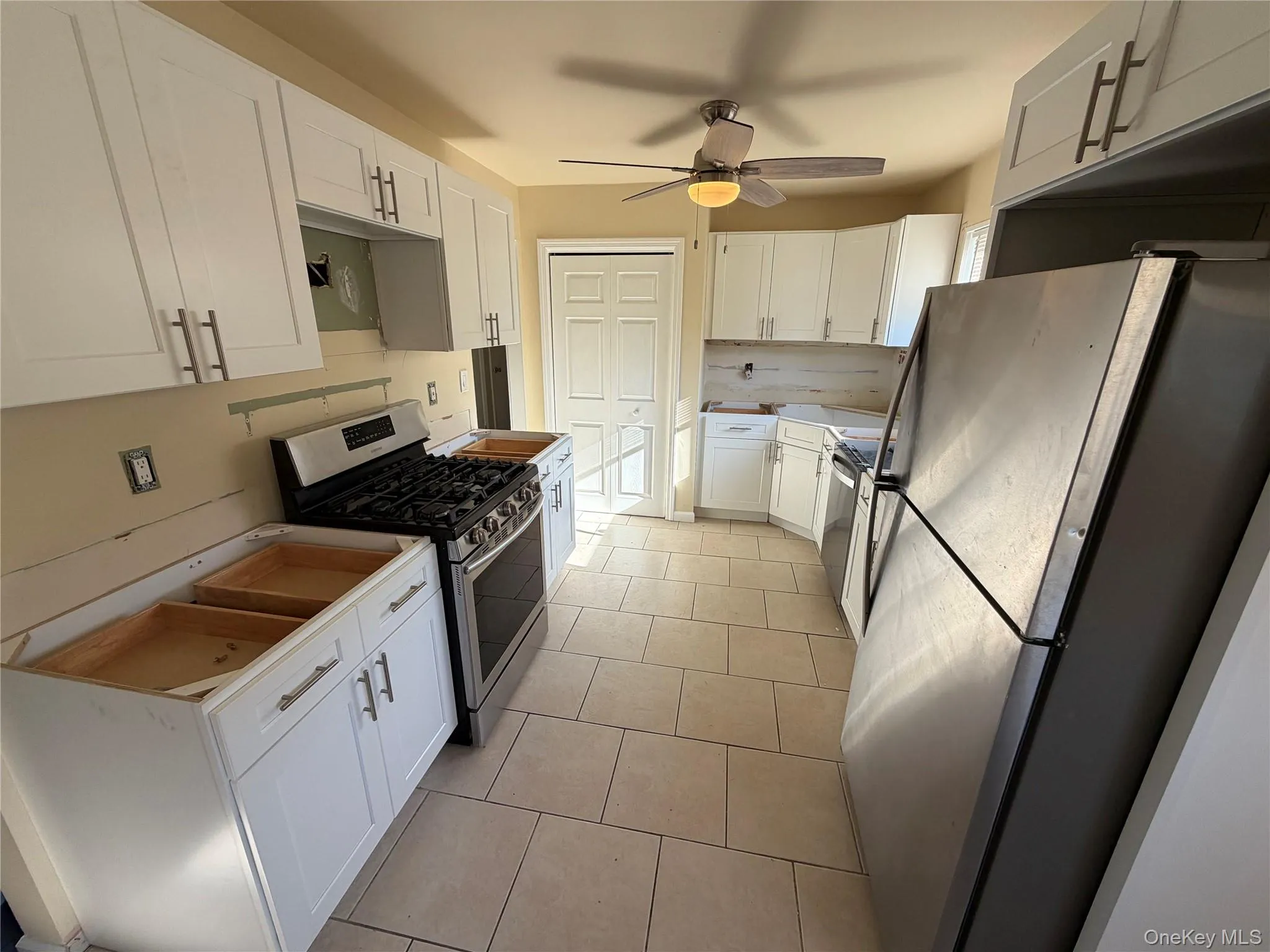 364 Broadway, Brookhaven, NY, 5 Bedrooms Bedrooms, 10 Rooms Rooms,2 BathroomsBathrooms,Residential Lease,For Rent,Broadway,0,1008787 364 Broadway, Brookhaven, NY, 5 Bedrooms Bedrooms, 10 Rooms Rooms,2 BathroomsBathrooms,Residential Lease,For Rent,Broadway,0,1008787