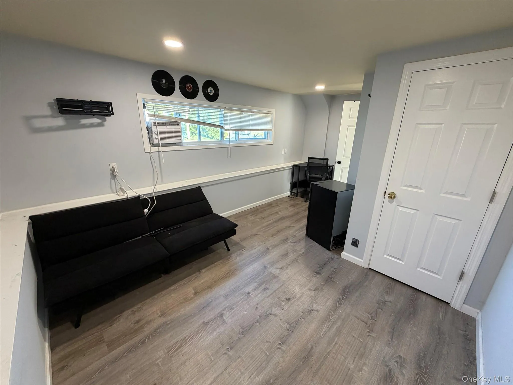 364 Broadway, Brookhaven, NY, 5 Bedrooms Bedrooms, 10 Rooms Rooms,2 BathroomsBathrooms,Residential Lease,For Rent,Broadway,0,1008787 364 Broadway, Brookhaven, NY, 5 Bedrooms Bedrooms, 10 Rooms Rooms,2 BathroomsBathrooms,Residential Lease,For Rent,Broadway,0,1008787