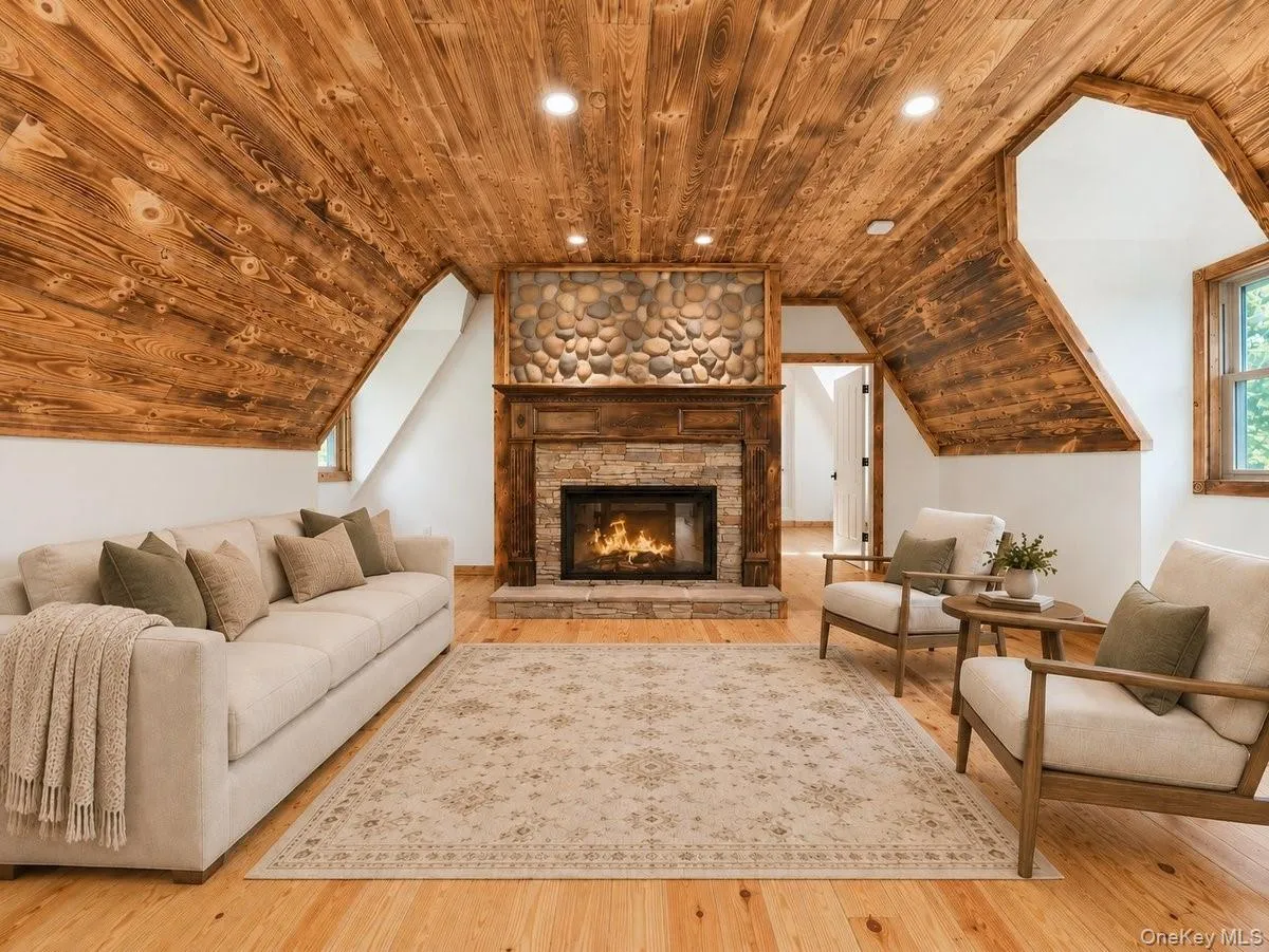 Upstairs Family Room Virtually Staged Upstairs Family Room Virtually Staged