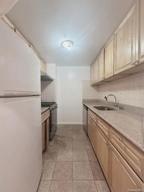 136-16 35th Avenue, New York, NY, 2 Bedrooms Bedrooms, 4 Rooms Rooms,2 BathroomsBathrooms,Residential,For Rent,35th,0,1008793 136-16 35th Avenue, New York, NY, 2 Bedrooms Bedrooms, 4 Rooms Rooms,2 BathroomsBathrooms,Residential,For Rent,35th,0,1008793