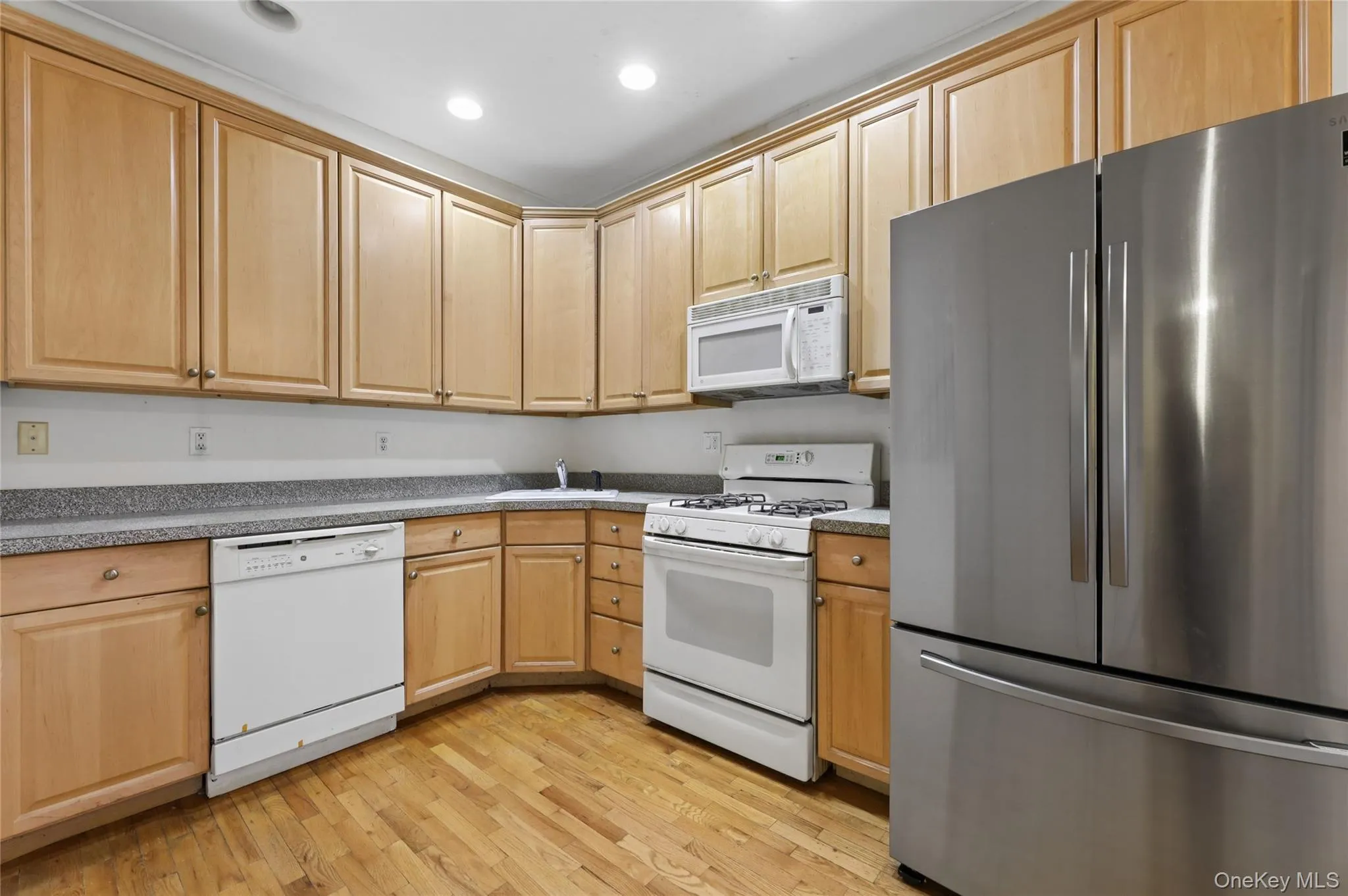 103 Alexander Court, Clarkstown, NY, 2 Bedrooms Bedrooms, 6 Rooms Rooms,2 BathroomsBathrooms,Residential,For Rent,Alexander,0,1008798 103 Alexander Court, Clarkstown, NY, 2 Bedrooms Bedrooms, 6 Rooms Rooms,2 BathroomsBathrooms,Residential,For Rent,Alexander,0,1008798