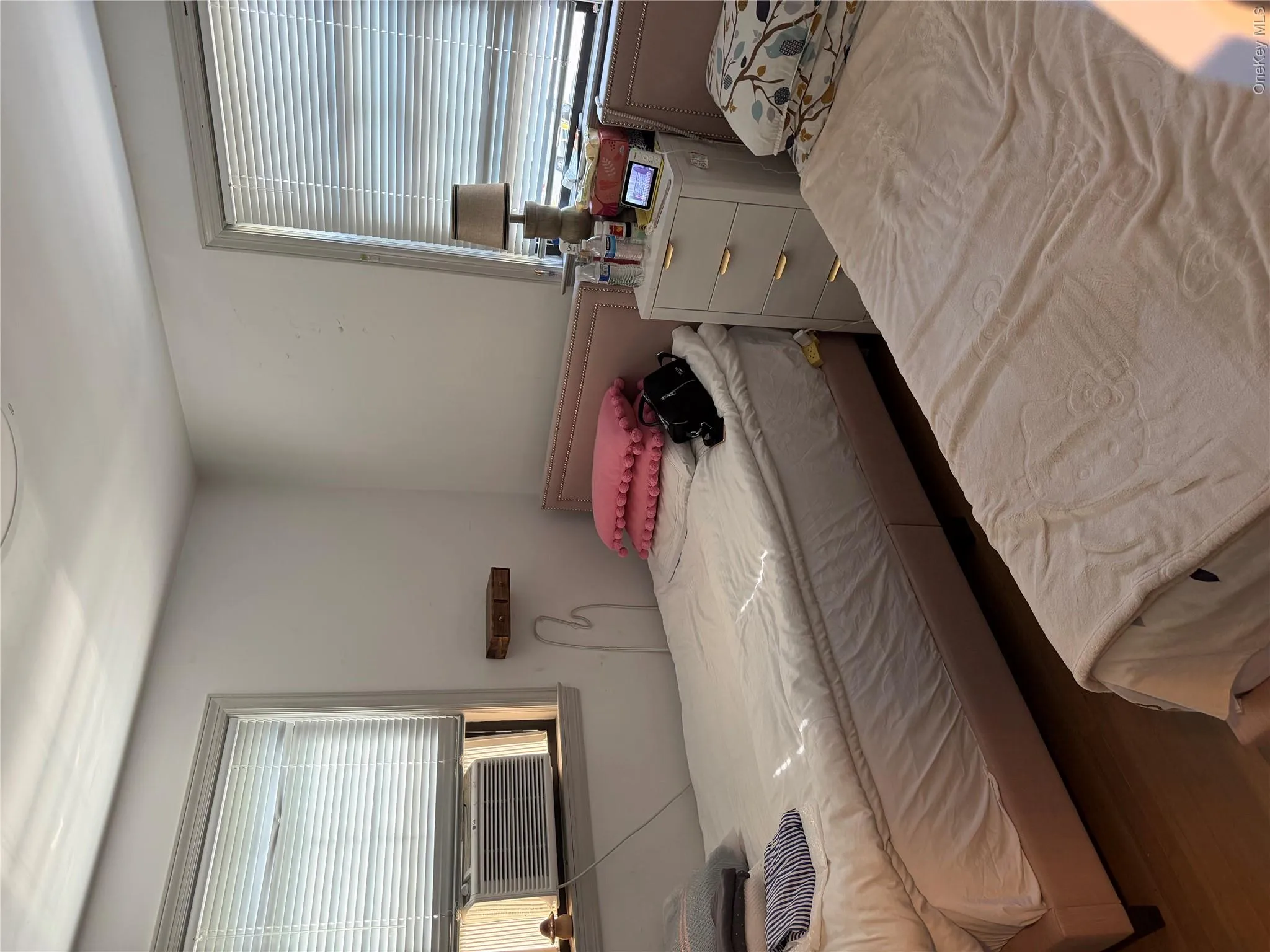 9 Fairview Avenue, North Hempstead, NY, 4 Bedrooms Bedrooms, 7 Rooms Rooms,1 BathroomBathrooms,Residential Lease,For Rent,Fairview,0,1008802 9 Fairview Avenue, North Hempstead, NY, 4 Bedrooms Bedrooms, 7 Rooms Rooms,1 BathroomBathrooms,Residential Lease,For Rent,Fairview,0,1008802