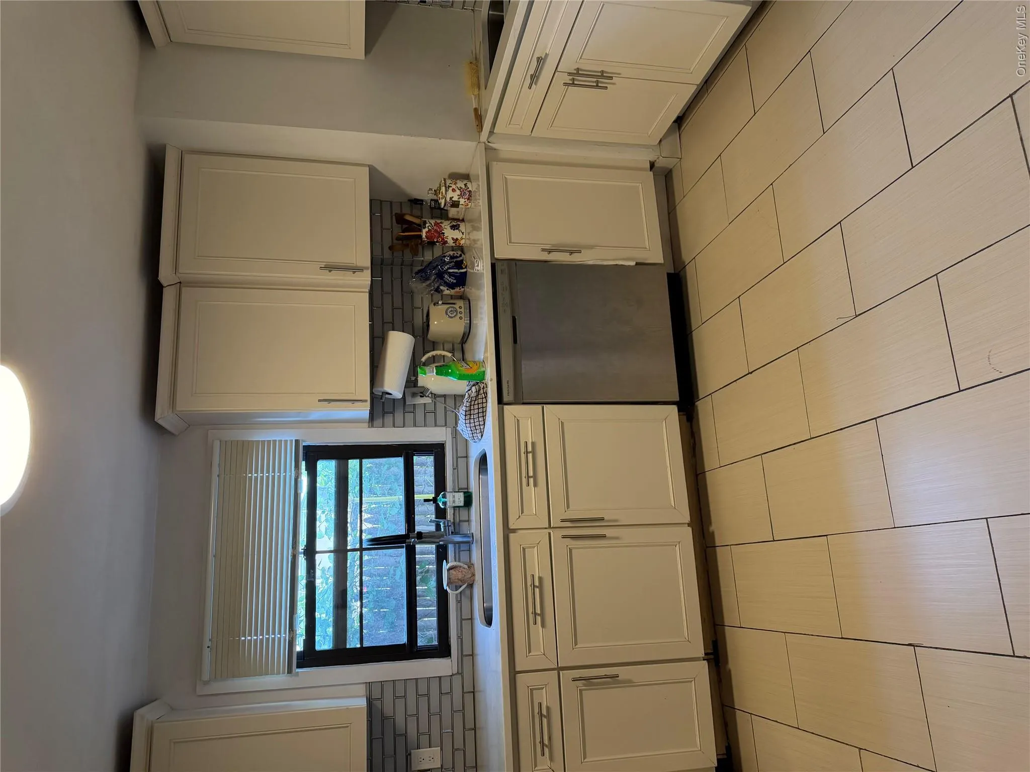 9 Fairview Avenue, North Hempstead, NY, 4 Bedrooms Bedrooms, 7 Rooms Rooms,1 BathroomBathrooms,Residential Lease,For Rent,Fairview,0,1008802 9 Fairview Avenue, North Hempstead, NY, 4 Bedrooms Bedrooms, 7 Rooms Rooms,1 BathroomBathrooms,Residential Lease,For Rent,Fairview,0,1008802