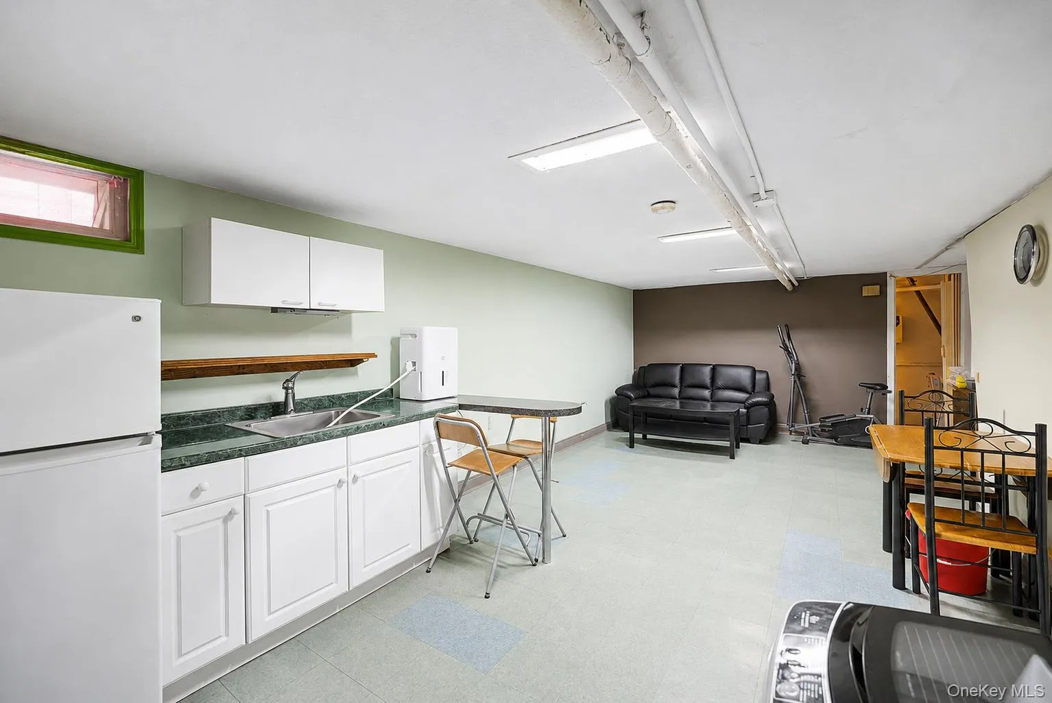 15911 65th Avenue, New York, NY, 4 Bedrooms Bedrooms, 8 Rooms Rooms,2 BathroomsBathrooms,Residential,For Rent,65th,0,1008808 15911 65th Avenue, New York, NY, 4 Bedrooms Bedrooms, 8 Rooms Rooms,2 BathroomsBathrooms,Residential,For Rent,65th,0,1008808