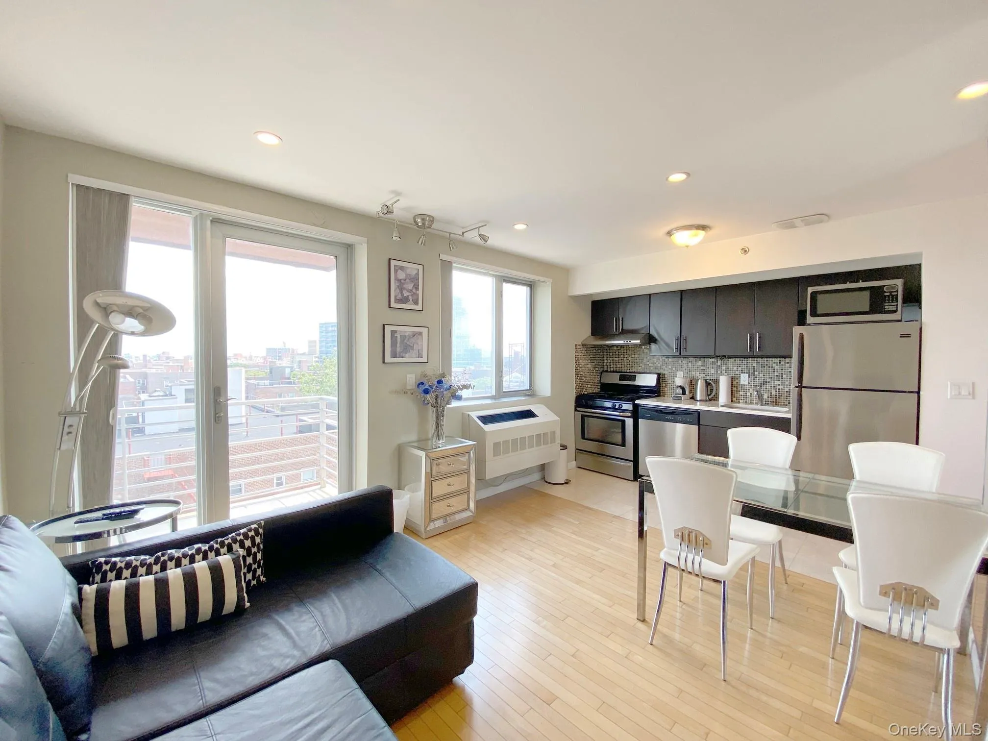 143-26 41st Avenue, New York, NY, 1 Bedroom Bedrooms, 4 Rooms Rooms,1 BathroomBathrooms,Residential,For Rent,41st,0,1008820 143-26 41st Avenue, New York, NY, 1 Bedroom Bedrooms, 4 Rooms Rooms,1 BathroomBathrooms,Residential,For Rent,41st,0,1008820