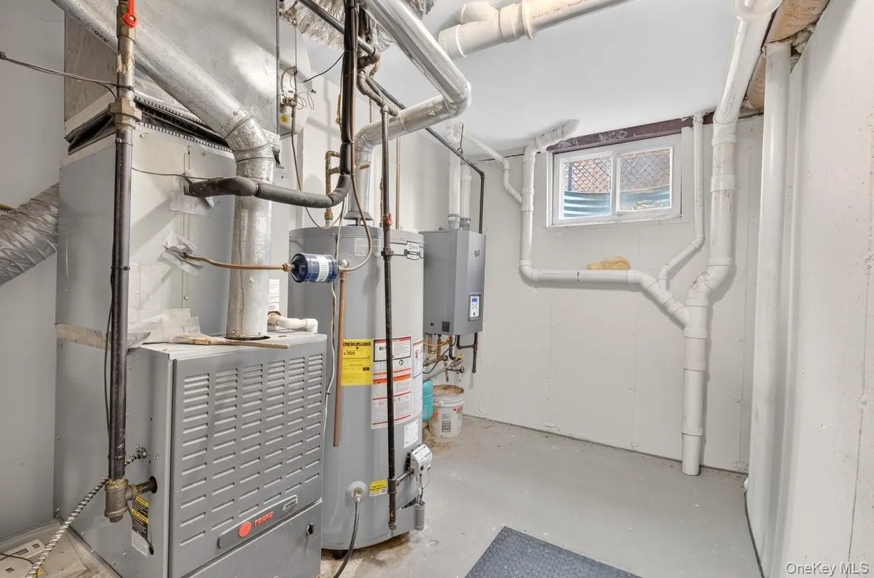 7112 242nd Street, New York, NY, 4 Bedrooms Bedrooms, 12 Rooms Rooms,4 BathroomsBathrooms,Residential,For Rent,242nd,0,1008824 7112 242nd Street, New York, NY, 4 Bedrooms Bedrooms, 12 Rooms Rooms,4 BathroomsBathrooms,Residential,For Rent,242nd,0,1008824