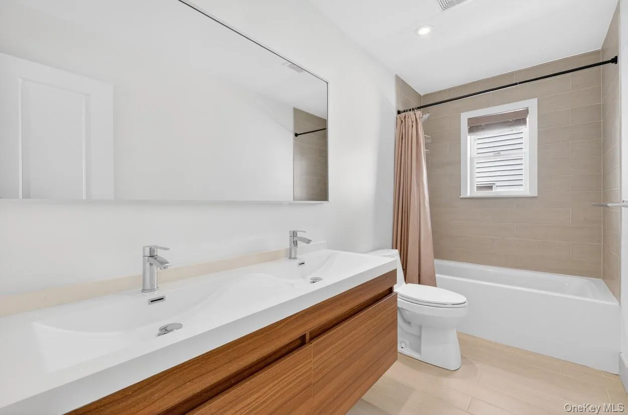 7112 242nd Street, New York, NY, 4 Bedrooms Bedrooms, 12 Rooms Rooms,4 BathroomsBathrooms,Residential,For Rent,242nd,0,1008824 7112 242nd Street, New York, NY, 4 Bedrooms Bedrooms, 12 Rooms Rooms,4 BathroomsBathrooms,Residential,For Rent,242nd,0,1008824