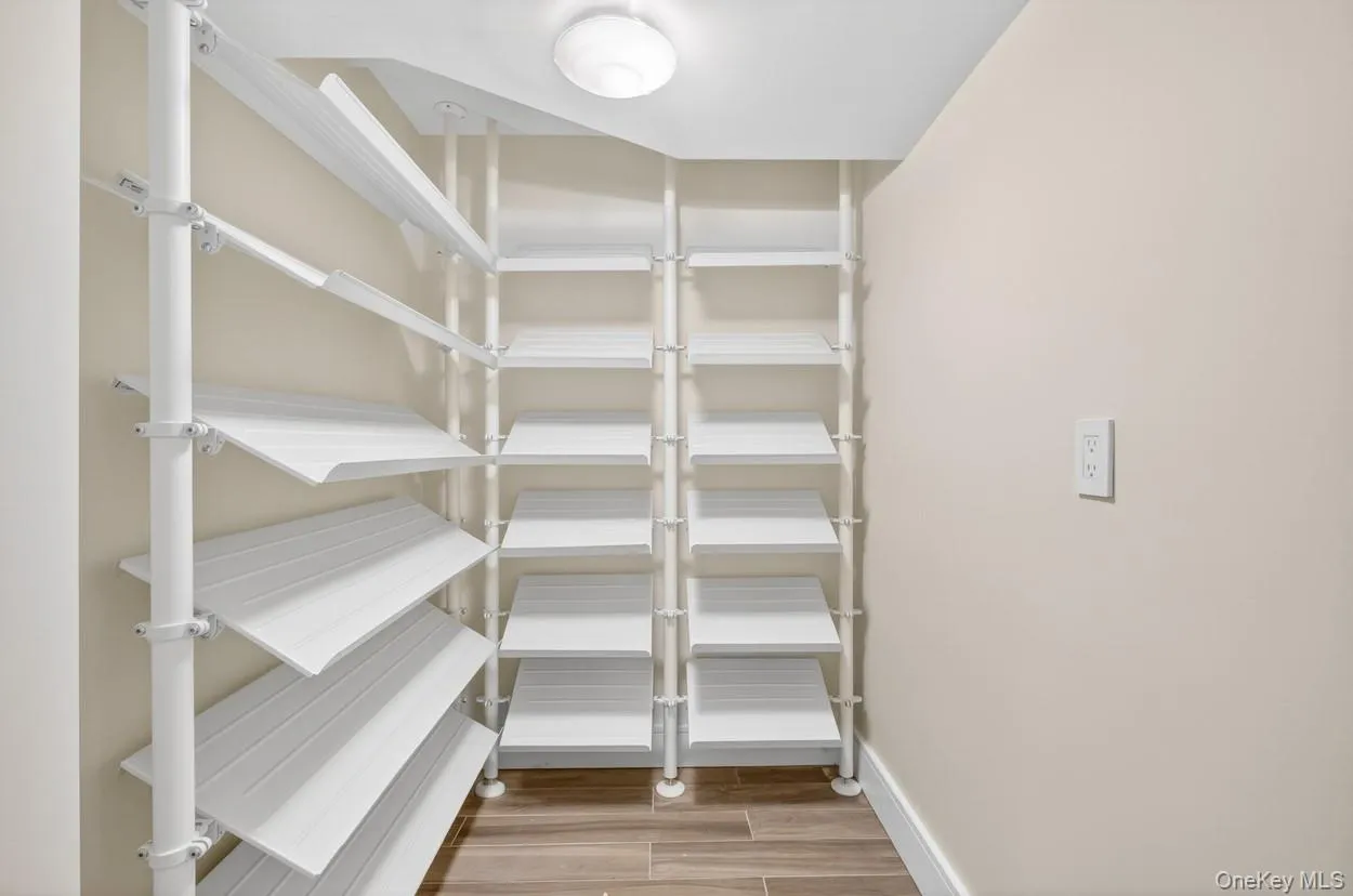 7112 242nd Street, New York, NY, 4 Bedrooms Bedrooms, 12 Rooms Rooms,4 BathroomsBathrooms,Residential,For Rent,242nd,0,1008824 7112 242nd Street, New York, NY, 4 Bedrooms Bedrooms, 12 Rooms Rooms,4 BathroomsBathrooms,Residential,For Rent,242nd,0,1008824