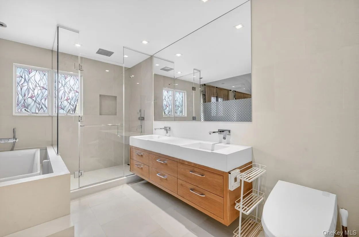 7112 242nd Street, New York, NY, 4 Bedrooms Bedrooms, 12 Rooms Rooms,4 BathroomsBathrooms,Residential,For Rent,242nd,0,1008824 7112 242nd Street, New York, NY, 4 Bedrooms Bedrooms, 12 Rooms Rooms,4 BathroomsBathrooms,Residential,For Rent,242nd,0,1008824