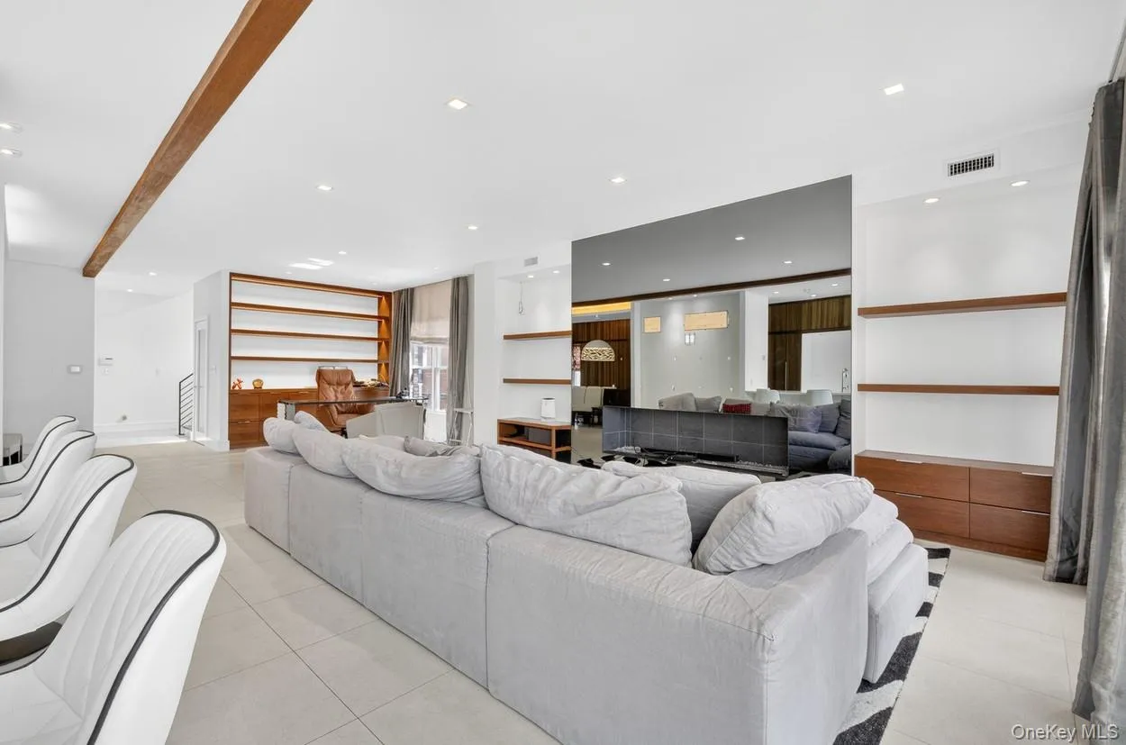 7112 242nd Street, New York, NY, 4 Bedrooms Bedrooms, 12 Rooms Rooms,4 BathroomsBathrooms,Residential,For Rent,242nd,0,1008824 7112 242nd Street, New York, NY, 4 Bedrooms Bedrooms, 12 Rooms Rooms,4 BathroomsBathrooms,Residential,For Rent,242nd,0,1008824