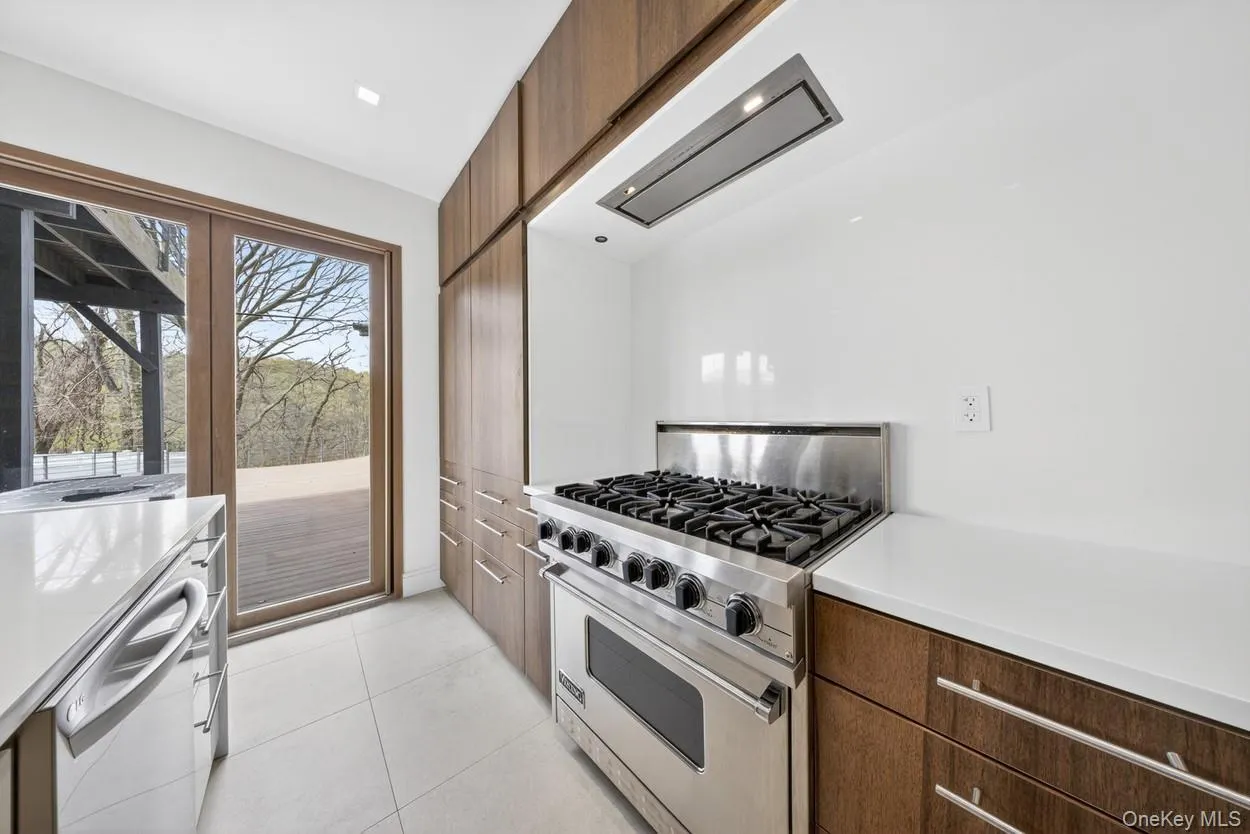 7112 242nd Street, New York, NY, 4 Bedrooms Bedrooms, 12 Rooms Rooms,4 BathroomsBathrooms,Residential,For Rent,242nd,0,1008824 7112 242nd Street, New York, NY, 4 Bedrooms Bedrooms, 12 Rooms Rooms,4 BathroomsBathrooms,Residential,For Rent,242nd,0,1008824
