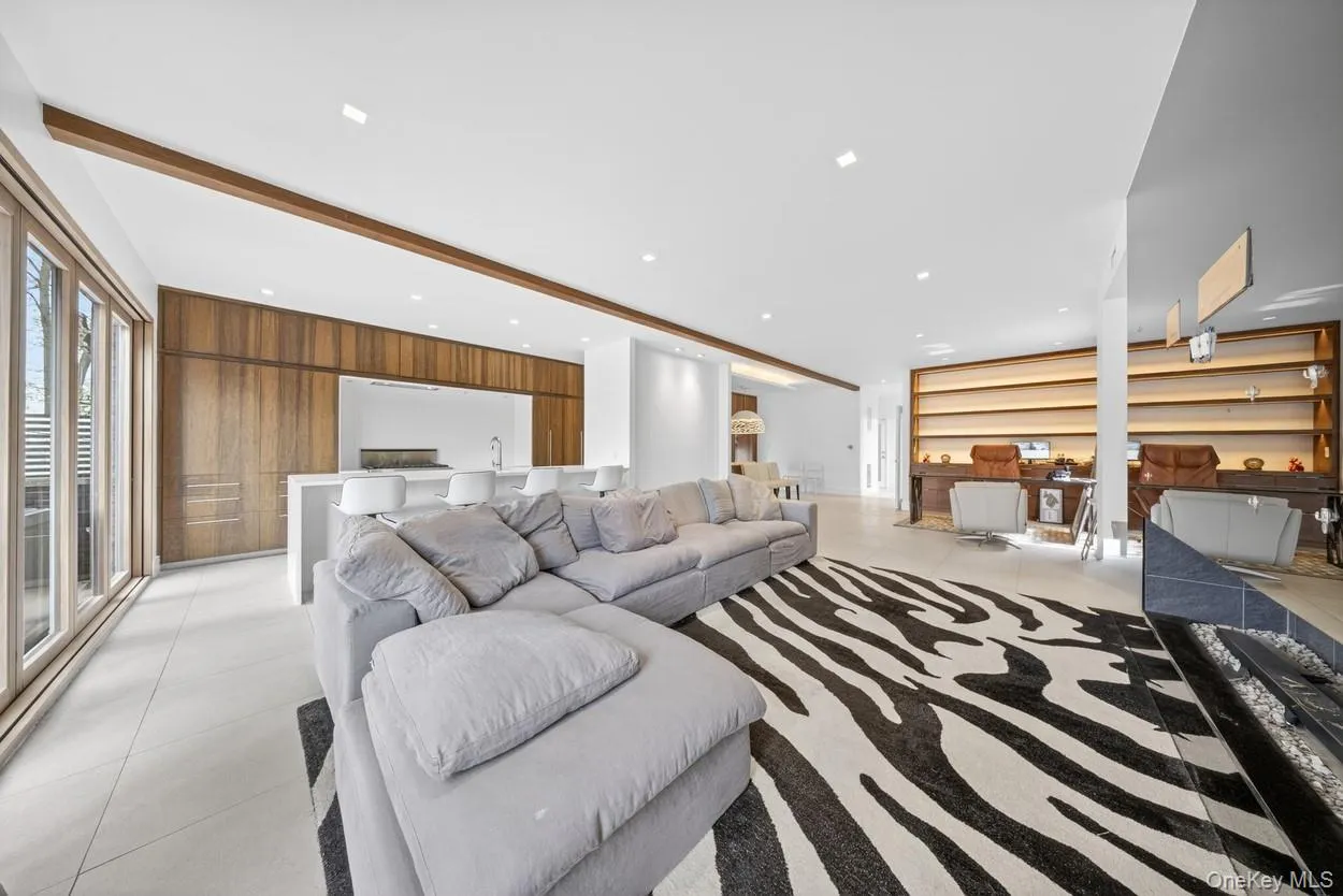 7112 242nd Street, New York, NY, 4 Bedrooms Bedrooms, 12 Rooms Rooms,4 BathroomsBathrooms,Residential,For Rent,242nd,0,1008824 7112 242nd Street, New York, NY, 4 Bedrooms Bedrooms, 12 Rooms Rooms,4 BathroomsBathrooms,Residential,For Rent,242nd,0,1008824