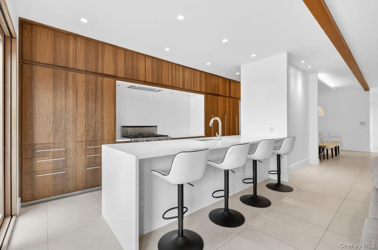7112 242nd Street, New York, NY, 4 Bedrooms Bedrooms, 12 Rooms Rooms,4 BathroomsBathrooms,Residential,For Rent,242nd,0,1008824 7112 242nd Street, New York, NY, 4 Bedrooms Bedrooms, 12 Rooms Rooms,4 BathroomsBathrooms,Residential,For Rent,242nd,0,1008824