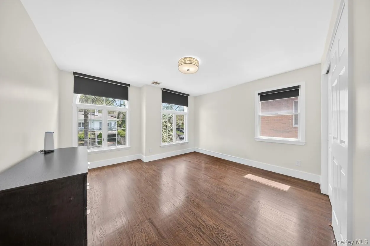 7112 242nd Street, New York, NY, 4 Bedrooms Bedrooms, 12 Rooms Rooms,4 BathroomsBathrooms,Residential,For Rent,242nd,0,1008824 7112 242nd Street, New York, NY, 4 Bedrooms Bedrooms, 12 Rooms Rooms,4 BathroomsBathrooms,Residential,For Rent,242nd,0,1008824