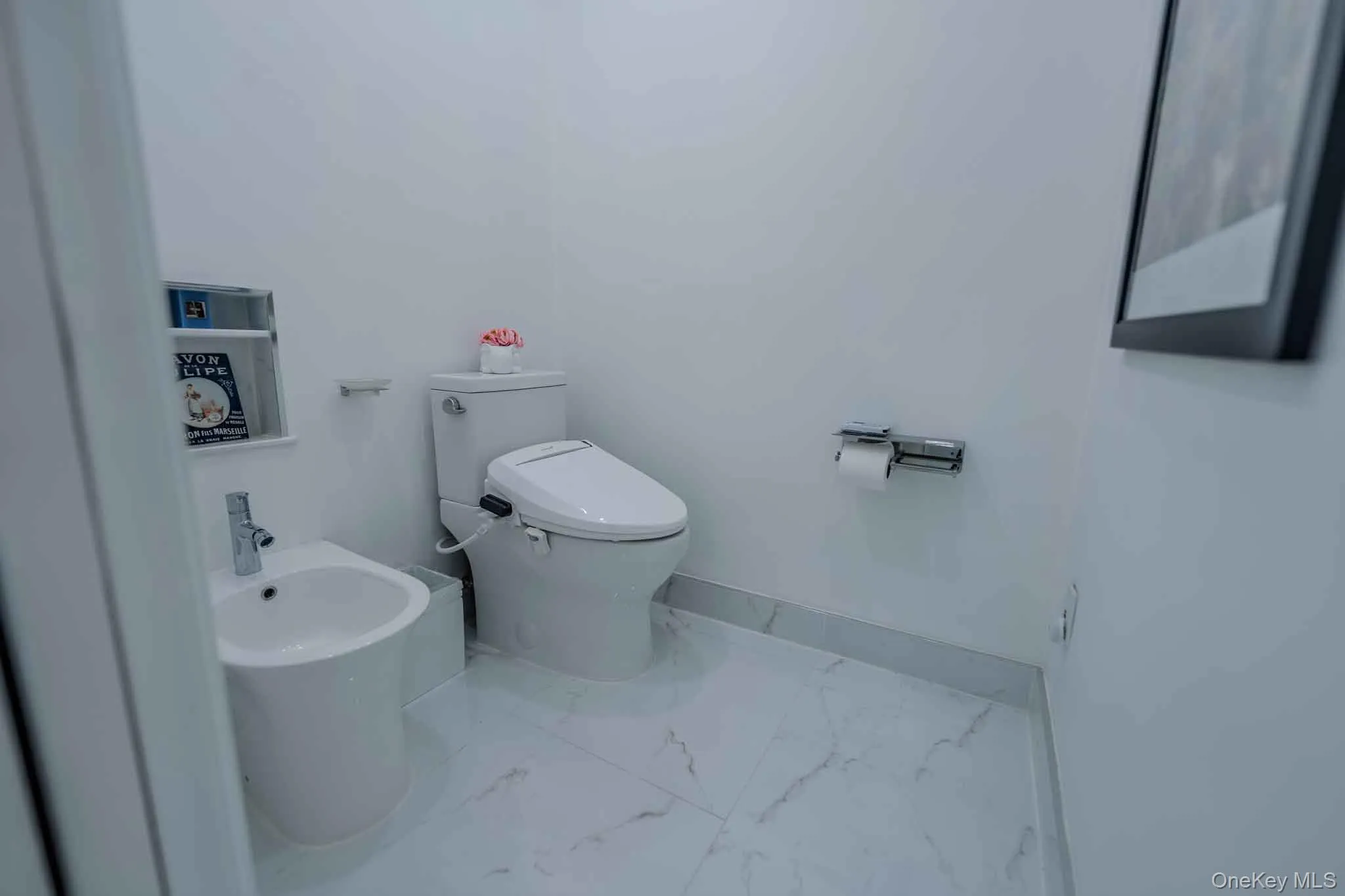 Primary water closet w/ bidet Primary water closet w/ bidet