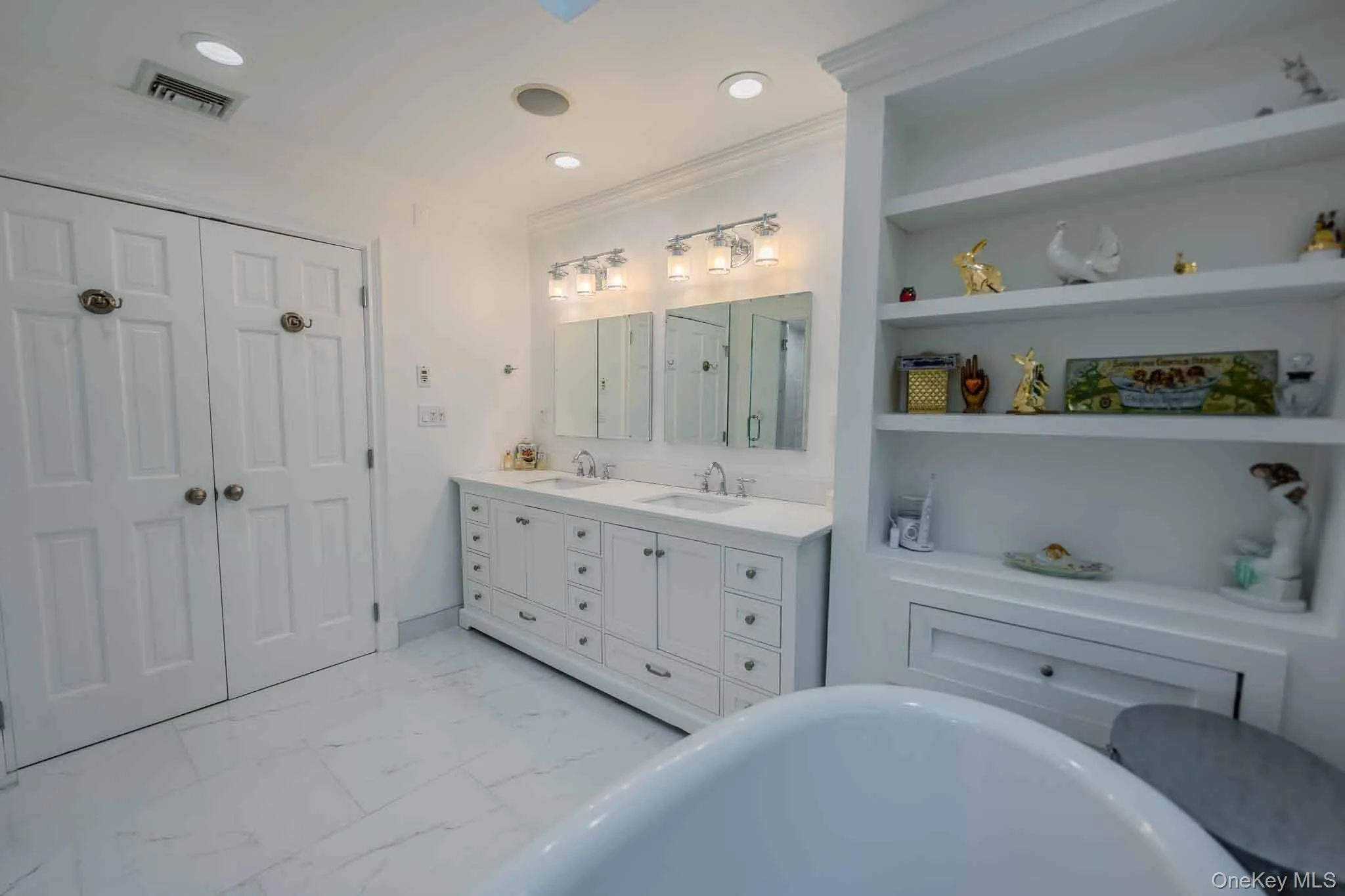 Primary 2nd floor Bathroom double sinks Primary 2nd floor Bathroom double sinks