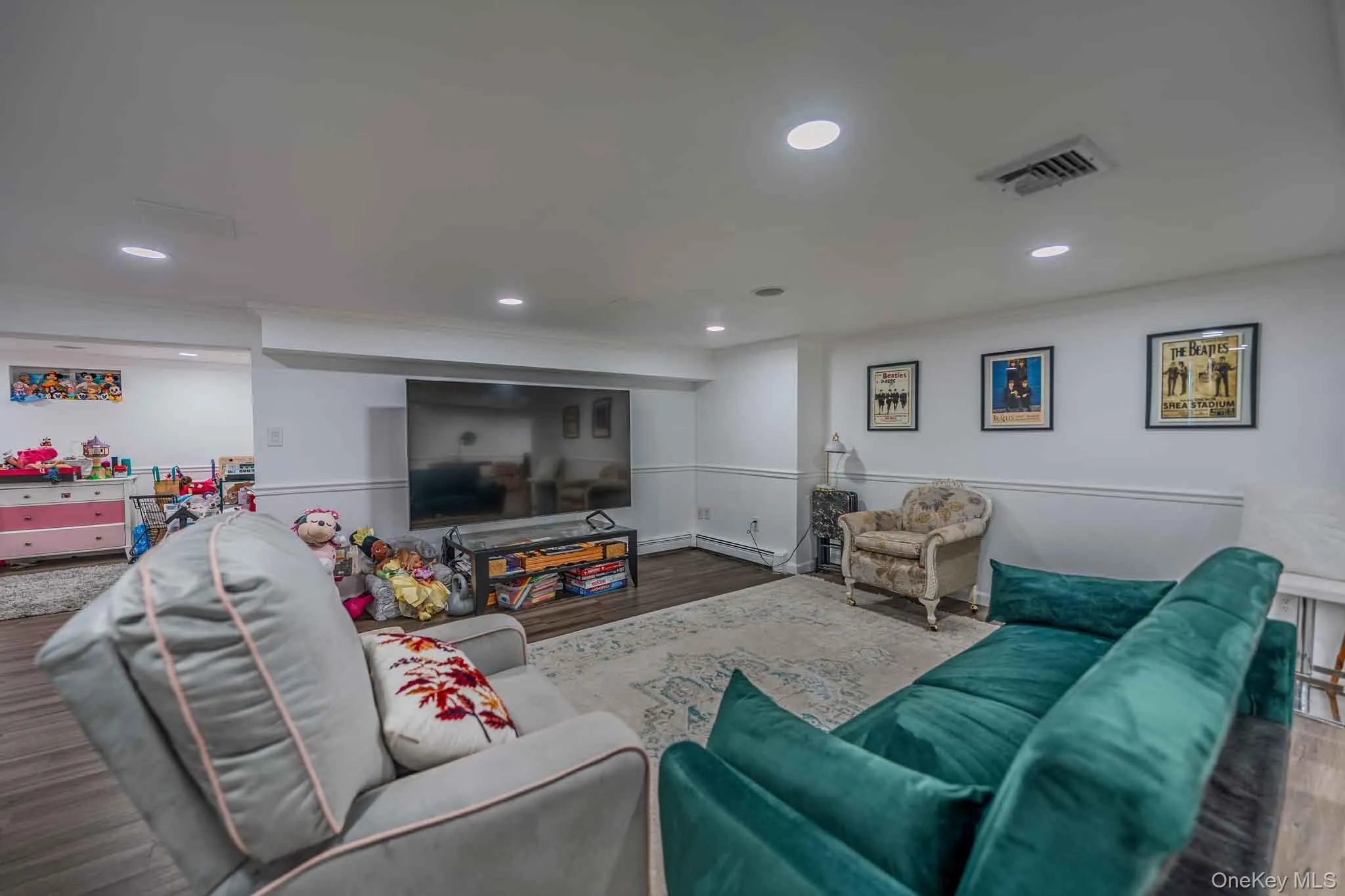 20 Astro Place, Huntington, NY, 5 Bedrooms Bedrooms, 8 Rooms Rooms,5 BathroomsBathrooms,Residential,For Rent,Astro,0,KEY1008825 20 Astro Place, Huntington, NY, 5 Bedrooms Bedrooms, 8 Rooms Rooms,5 BathroomsBathrooms,Residential,For Rent,Astro,0,KEY1008825