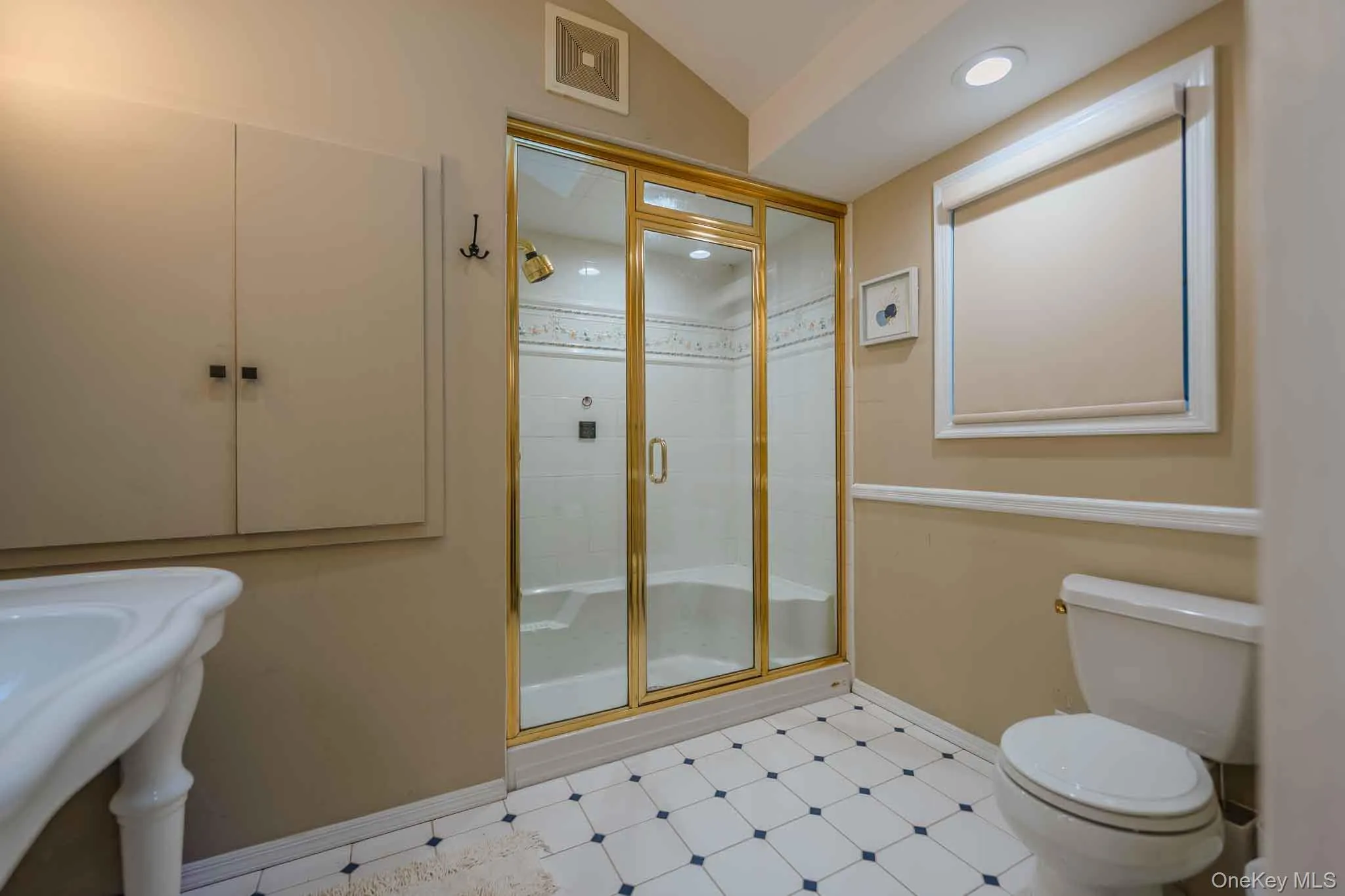 20 Astro Place, Huntington, NY, 5 Bedrooms Bedrooms, 8 Rooms Rooms,5 BathroomsBathrooms,Residential,For Rent,Astro,0,KEY1008825 20 Astro Place, Huntington, NY, 5 Bedrooms Bedrooms, 8 Rooms Rooms,5 BathroomsBathrooms,Residential,For Rent,Astro,0,KEY1008825