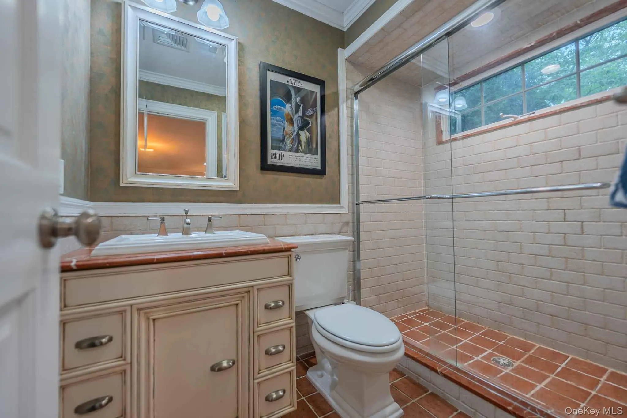 First floor Primary Bedroom en-suite Bathroom First floor Primary Bedroom en-suite Bathroom
