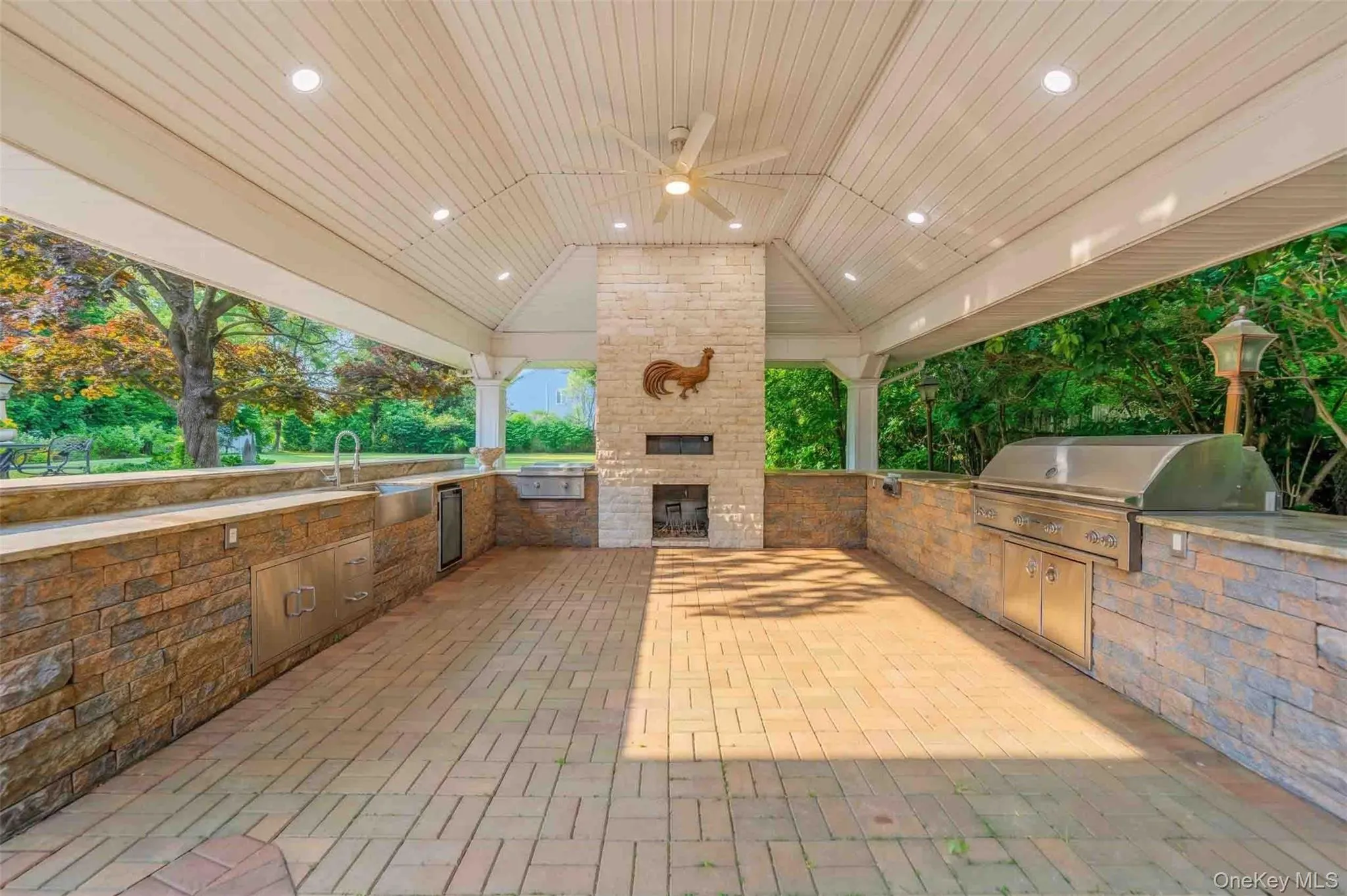 20 Astro Place, Huntington, NY, 5 Bedrooms Bedrooms, 8 Rooms Rooms,5 BathroomsBathrooms,Residential,For Rent,Astro,0,KEY1008825 20 Astro Place, Huntington, NY, 5 Bedrooms Bedrooms, 8 Rooms Rooms,5 BathroomsBathrooms,Residential,For Rent,Astro,0,KEY1008825