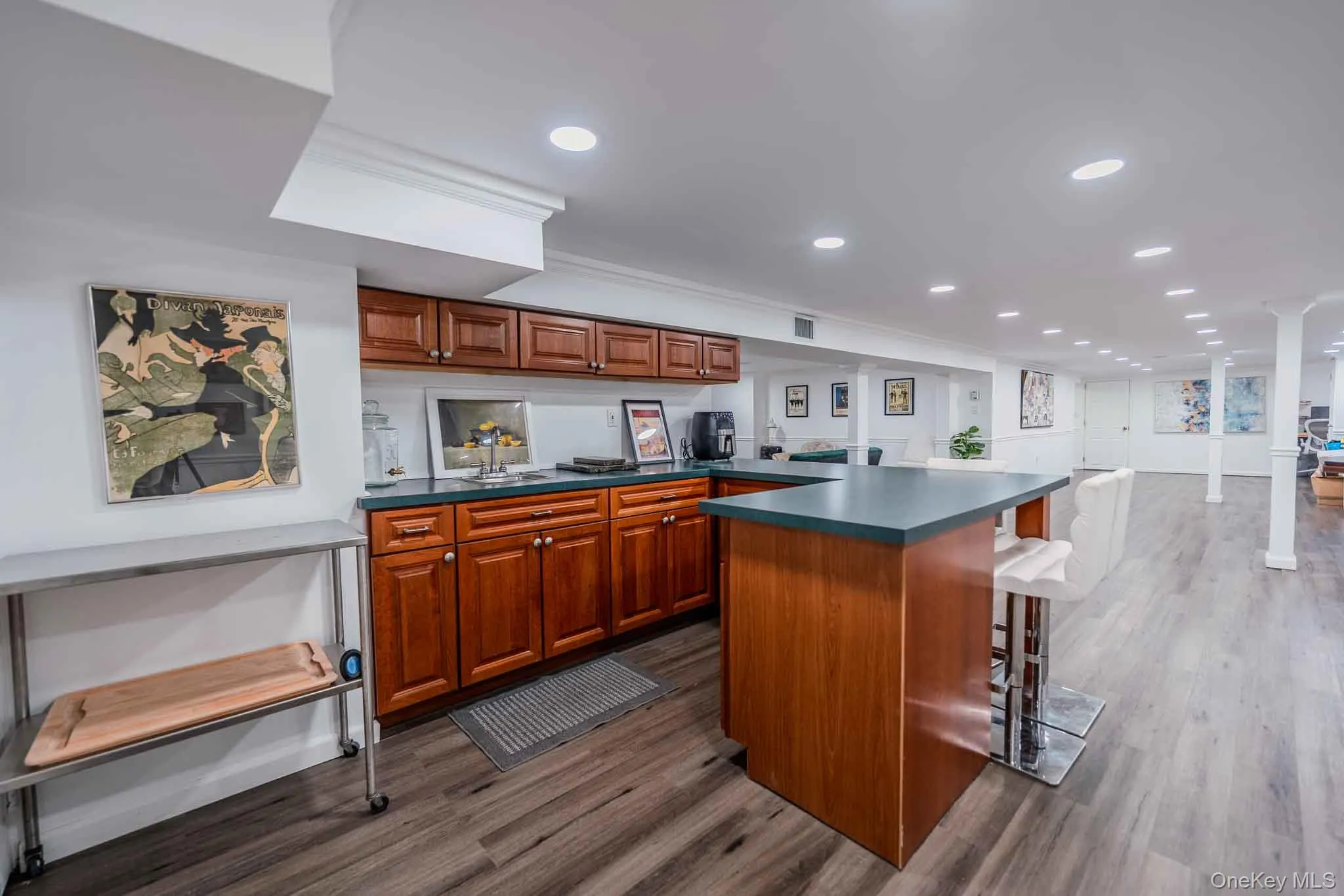 Lower level kitchenette Lower level kitchenette
