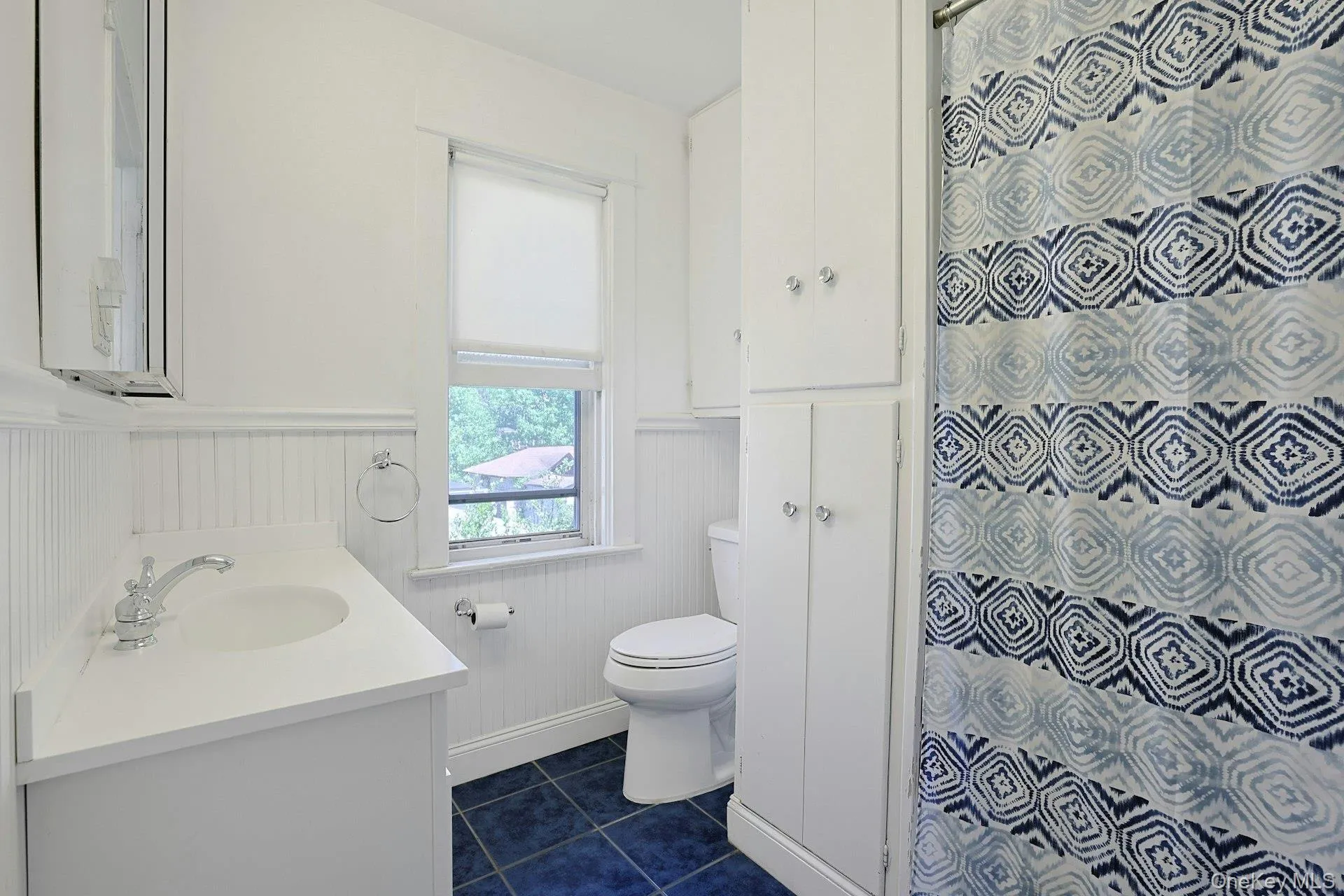 Full Bath 2nd Floor w/ Attic Access Full Bath 2nd Floor w/ Attic Access