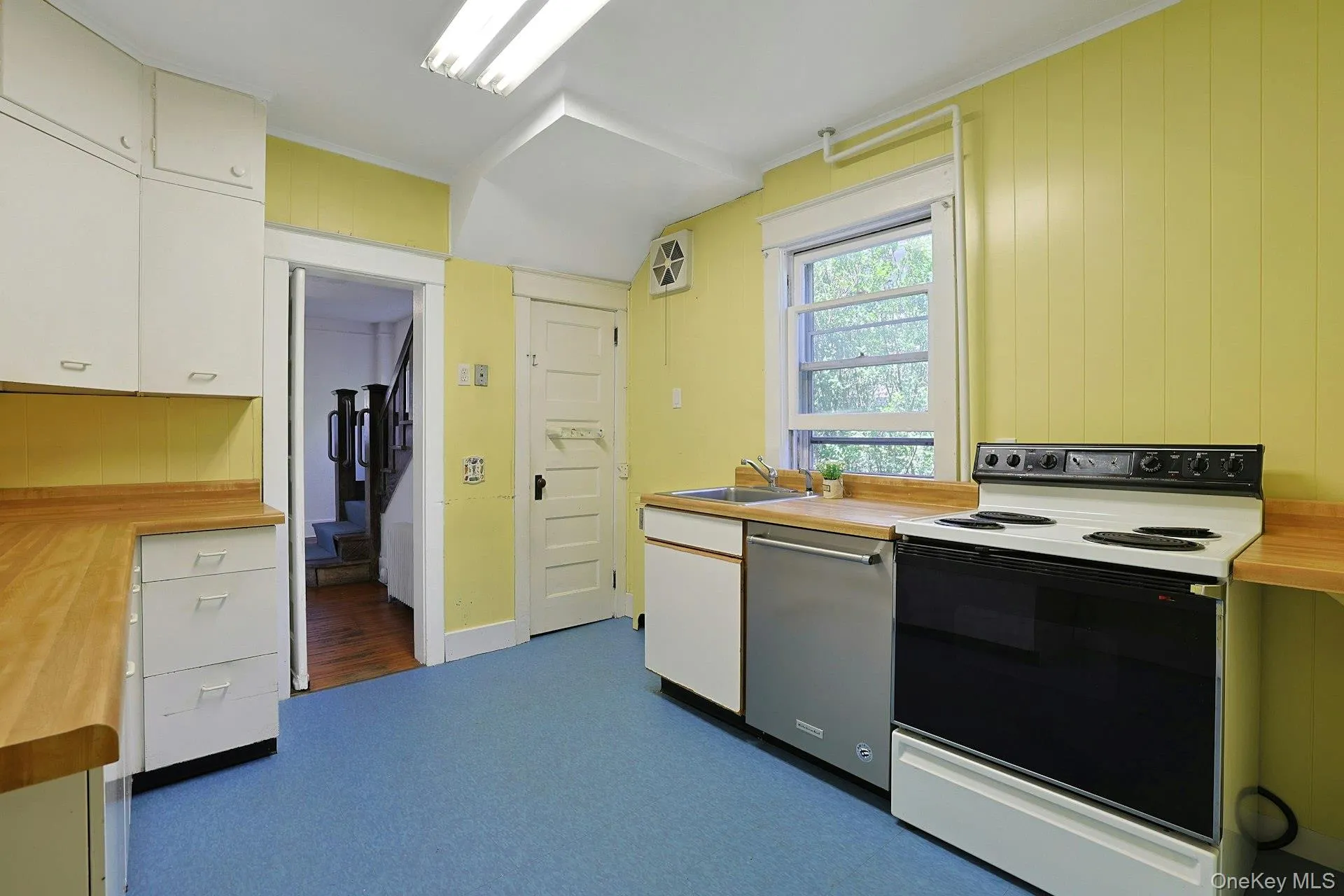 37 Orchard Street, Mount Pleasant, NY, 3 Bedrooms Bedrooms, 6 Rooms Rooms,1 BathroomBathrooms,Residential,For Rent,Orchard,0,1008828 37 Orchard Street, Mount Pleasant, NY, 3 Bedrooms Bedrooms, 6 Rooms Rooms,1 BathroomBathrooms,Residential,For Rent,Orchard,0,1008828